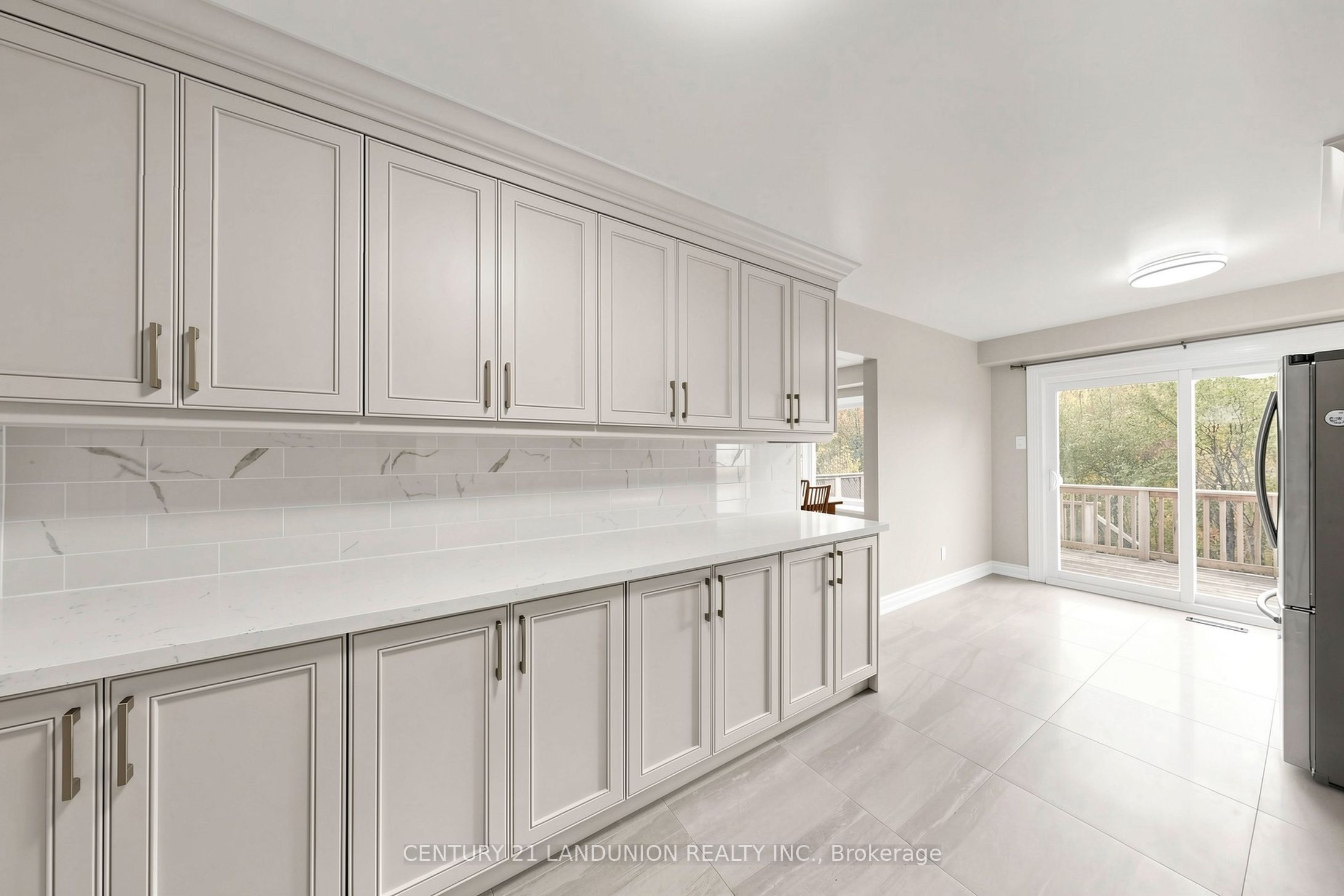 4223 Lastrada Heights Property Photo 14