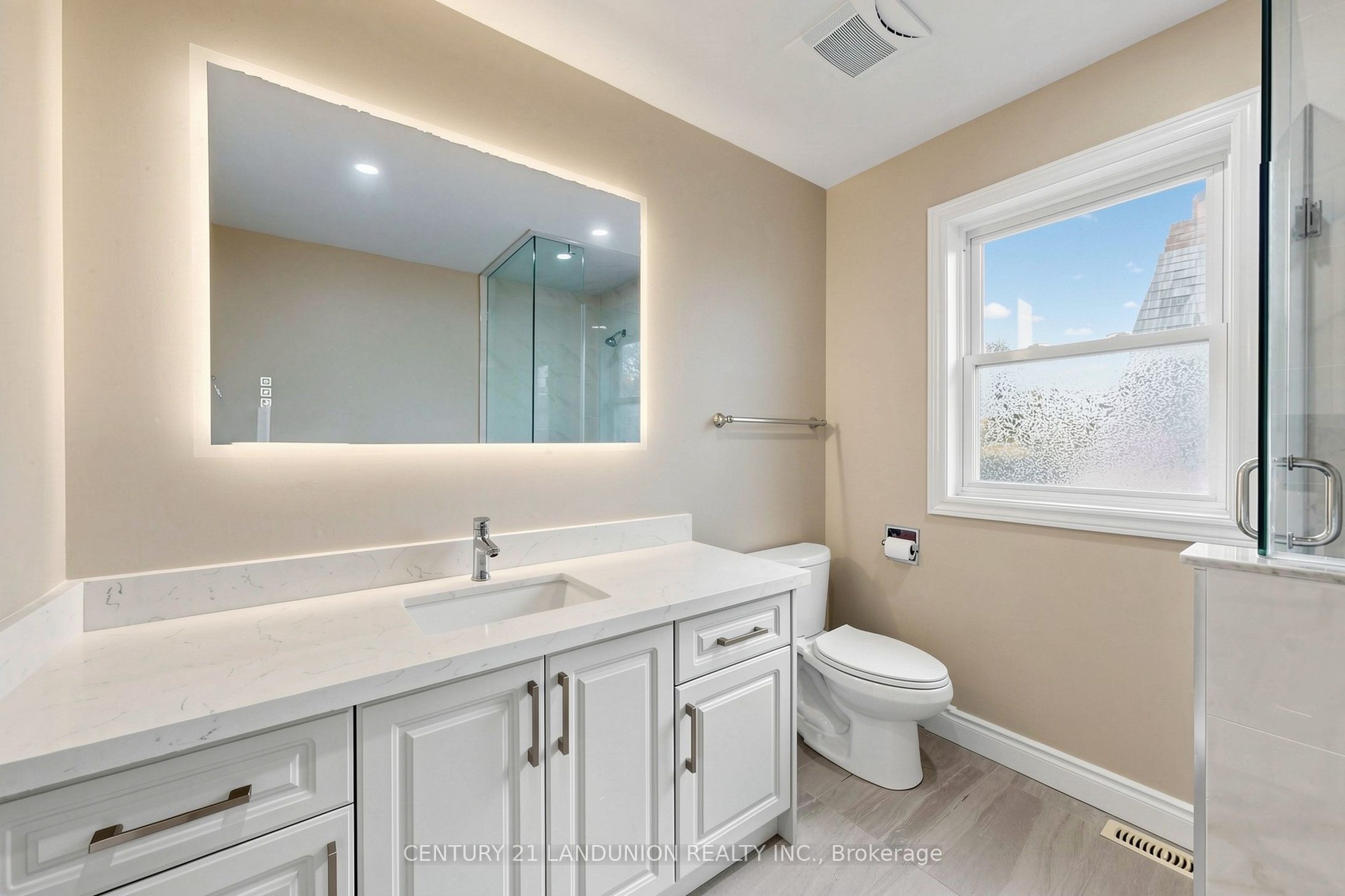 4223 Lastrada Heights Property Photo 23