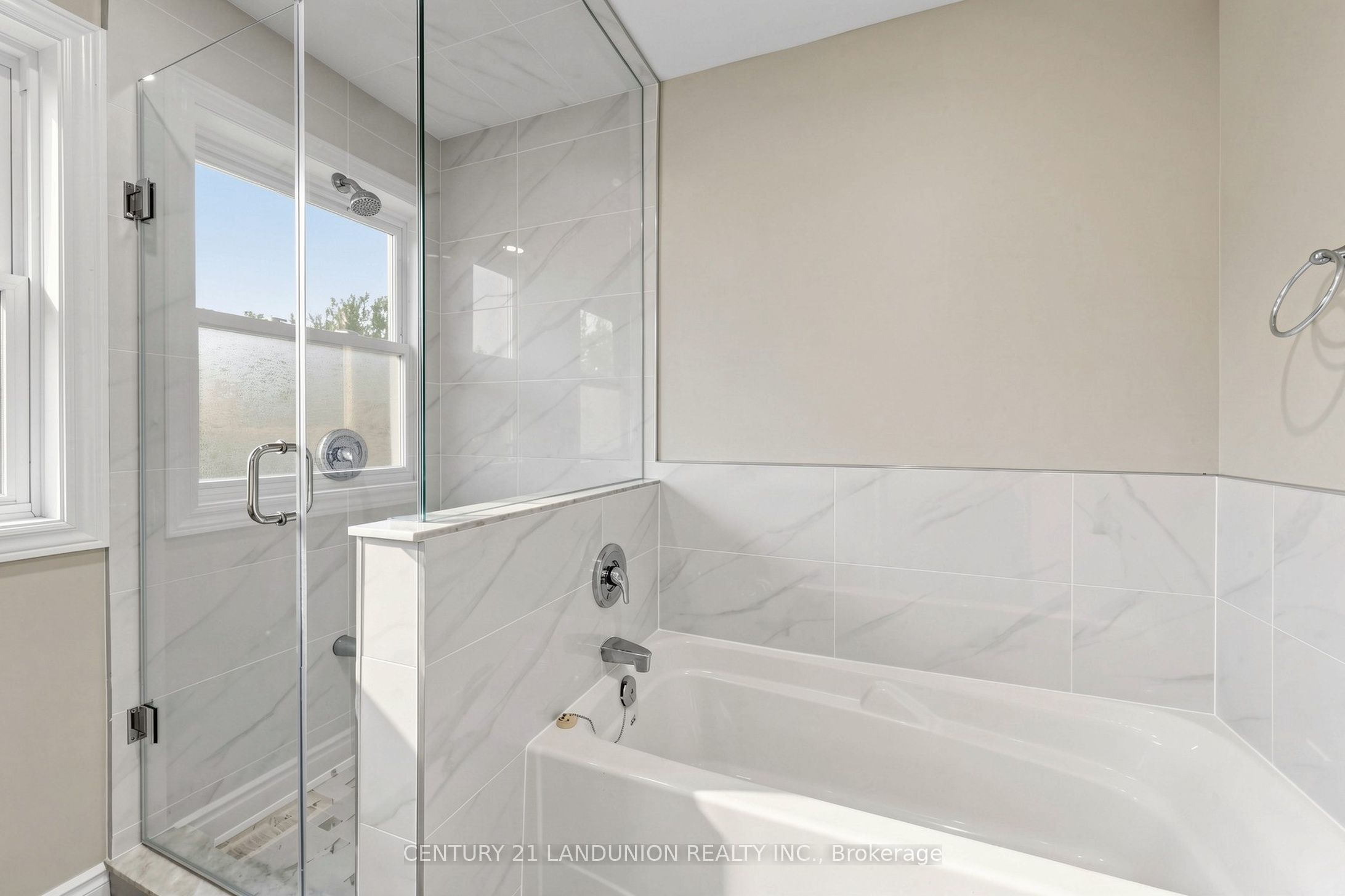 4223 Lastrada Heights Property Photo 24