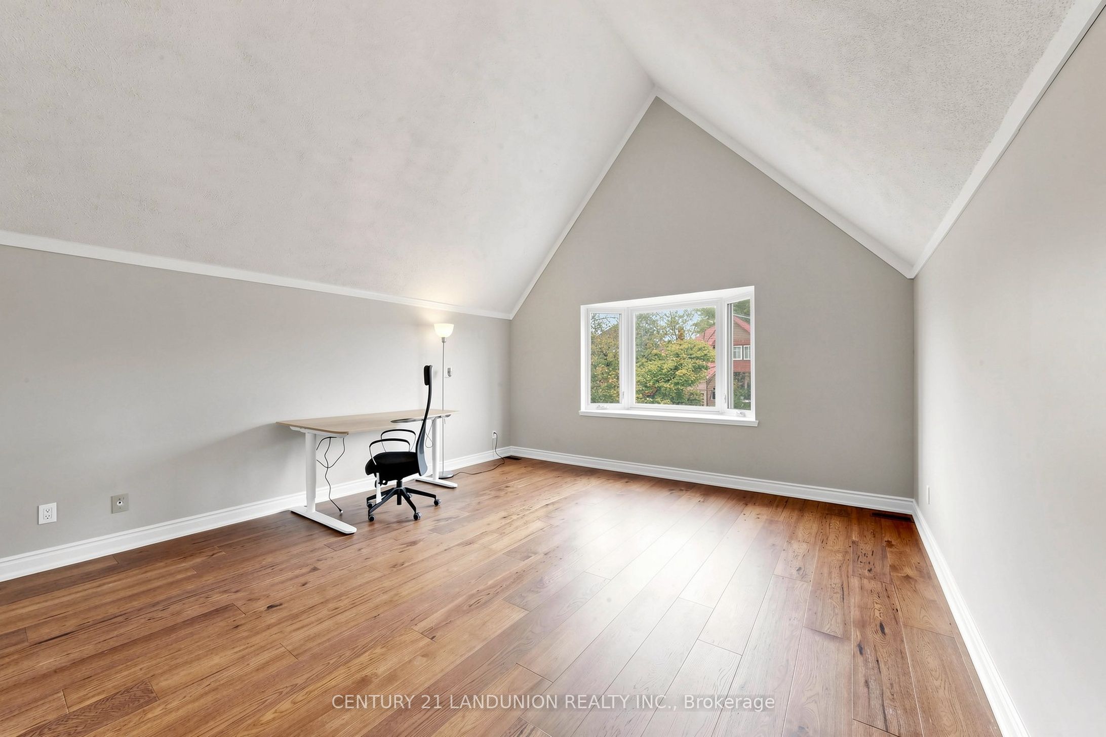 4223 Lastrada Heights Property Photo 27