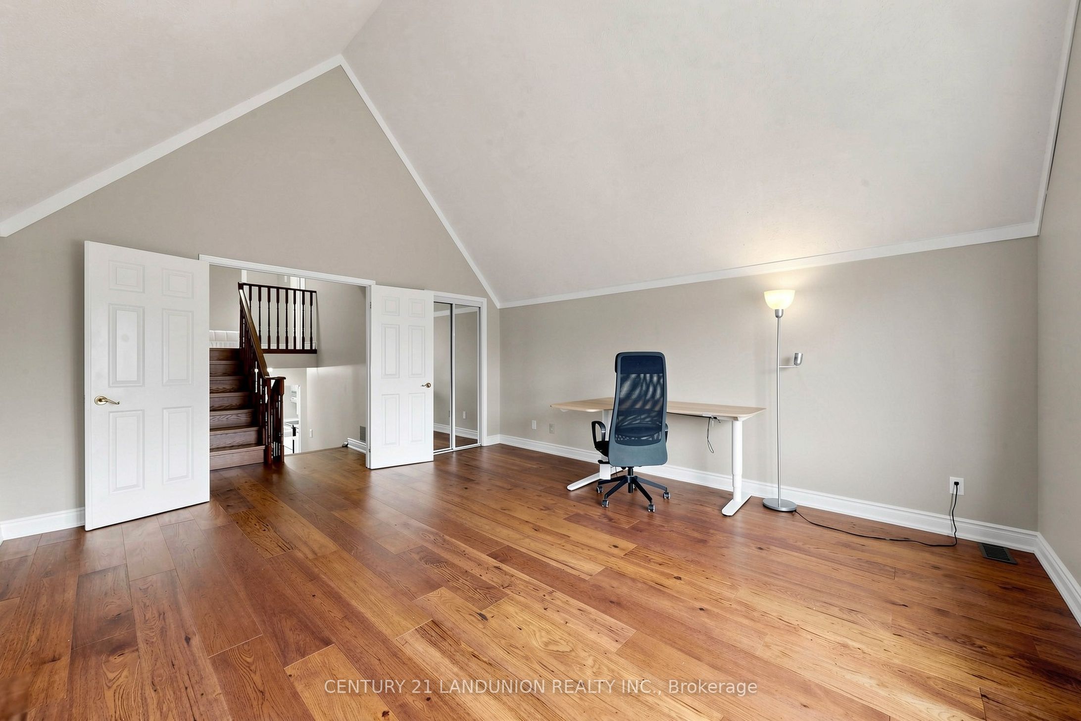 4223 Lastrada Heights Property Photo 28