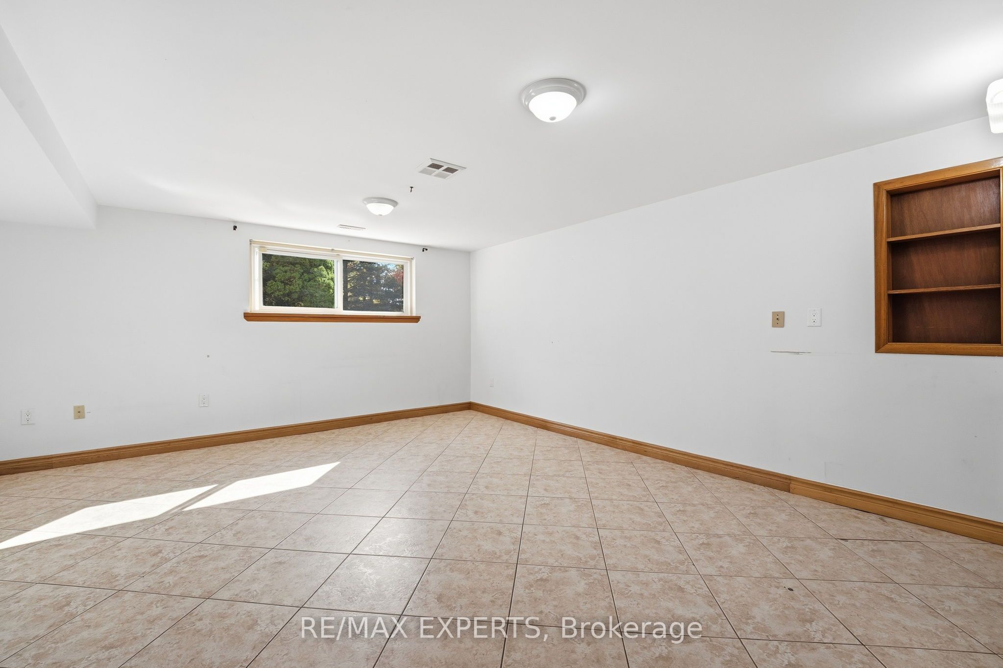 331 King Street E Lower Property Photo 5