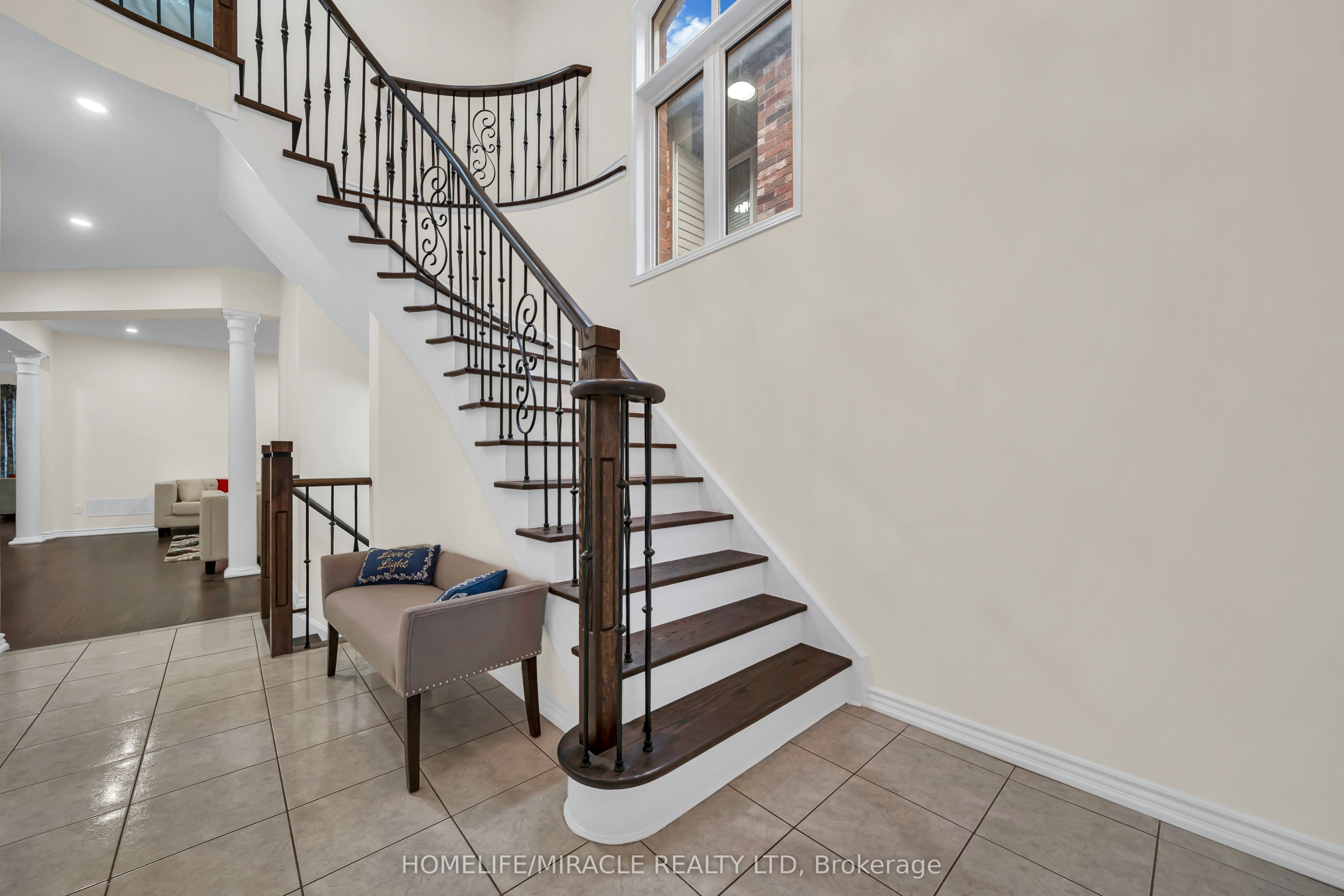763 Pitcher Place Property Photo 6