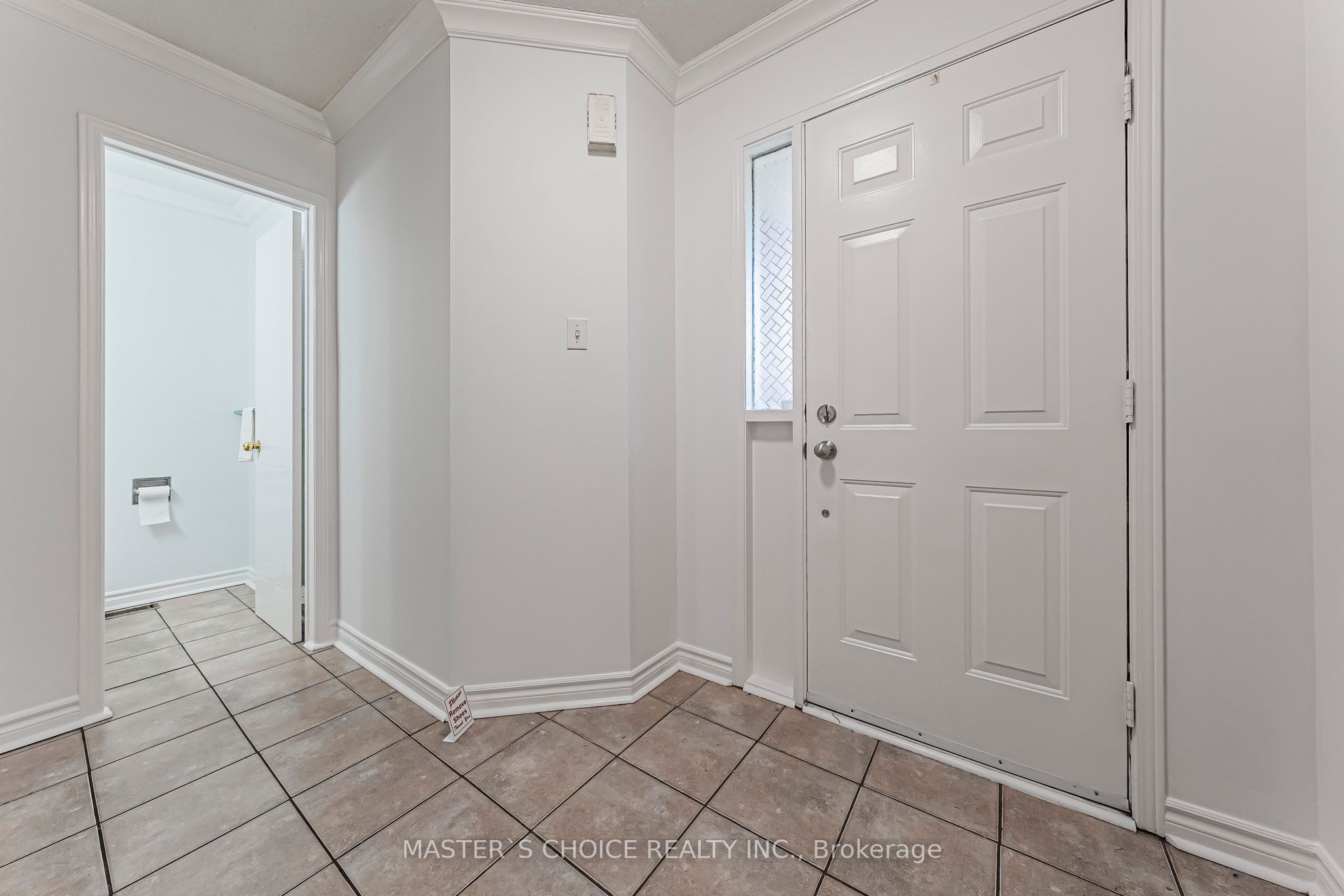 5557 Cortina Crescent Property Photo 4