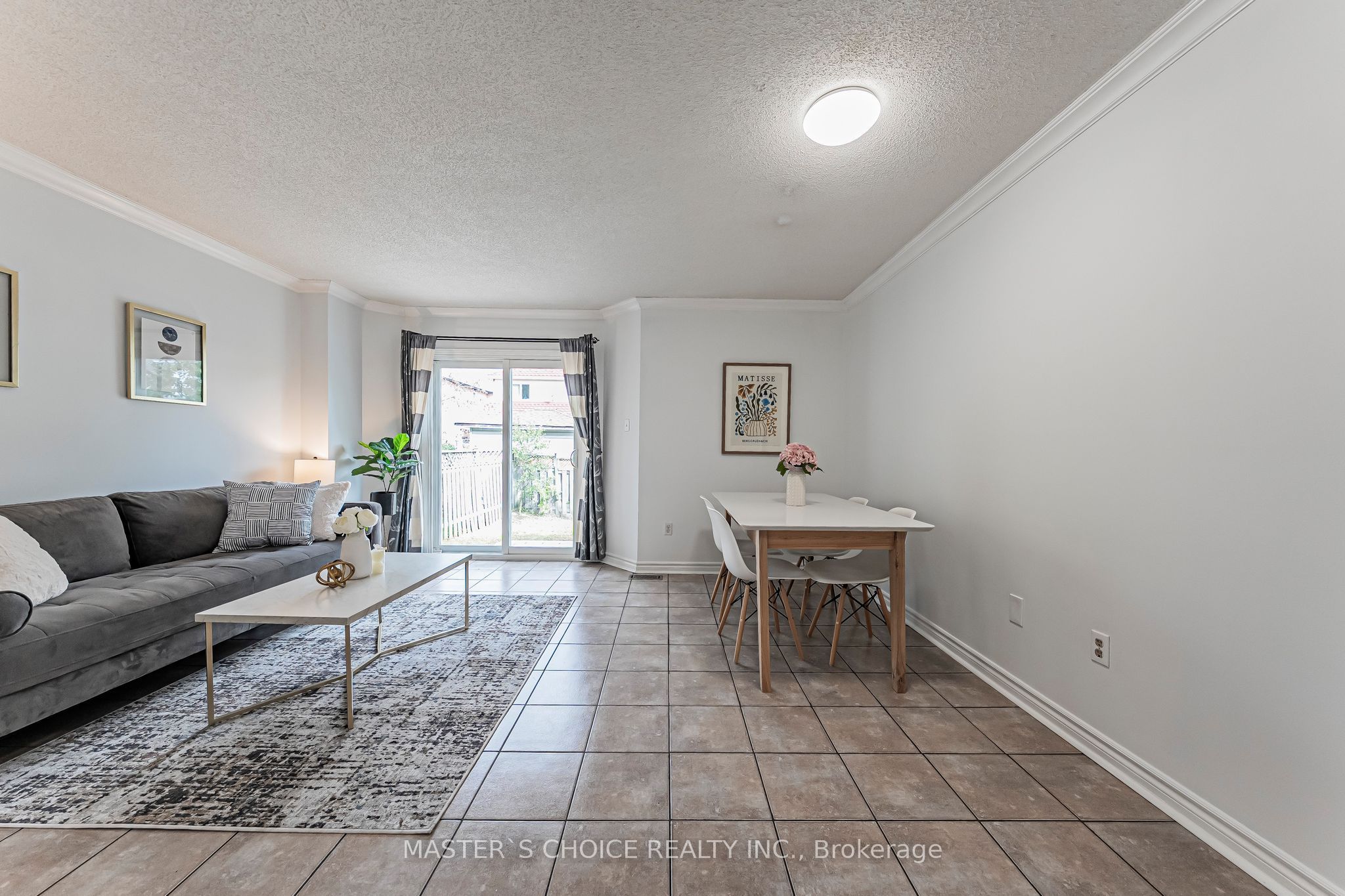5557 Cortina Crescent Property Photo 12