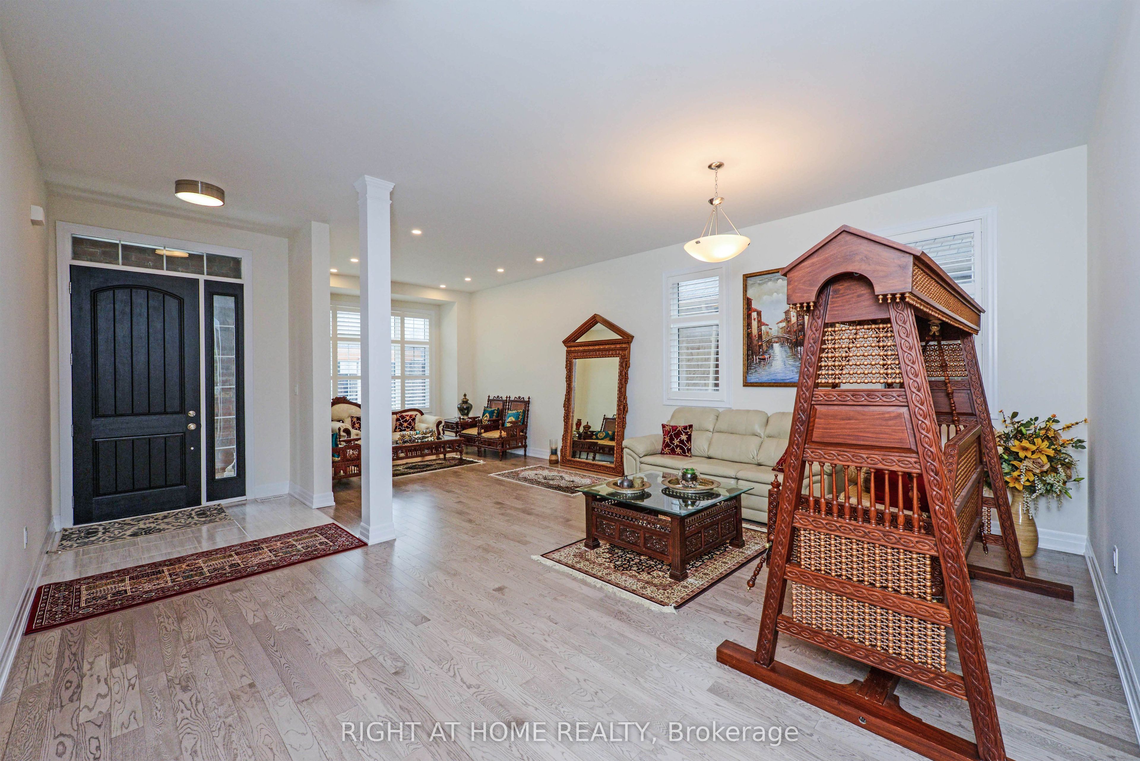3286 Charles Biggar Drive Property Photo 2