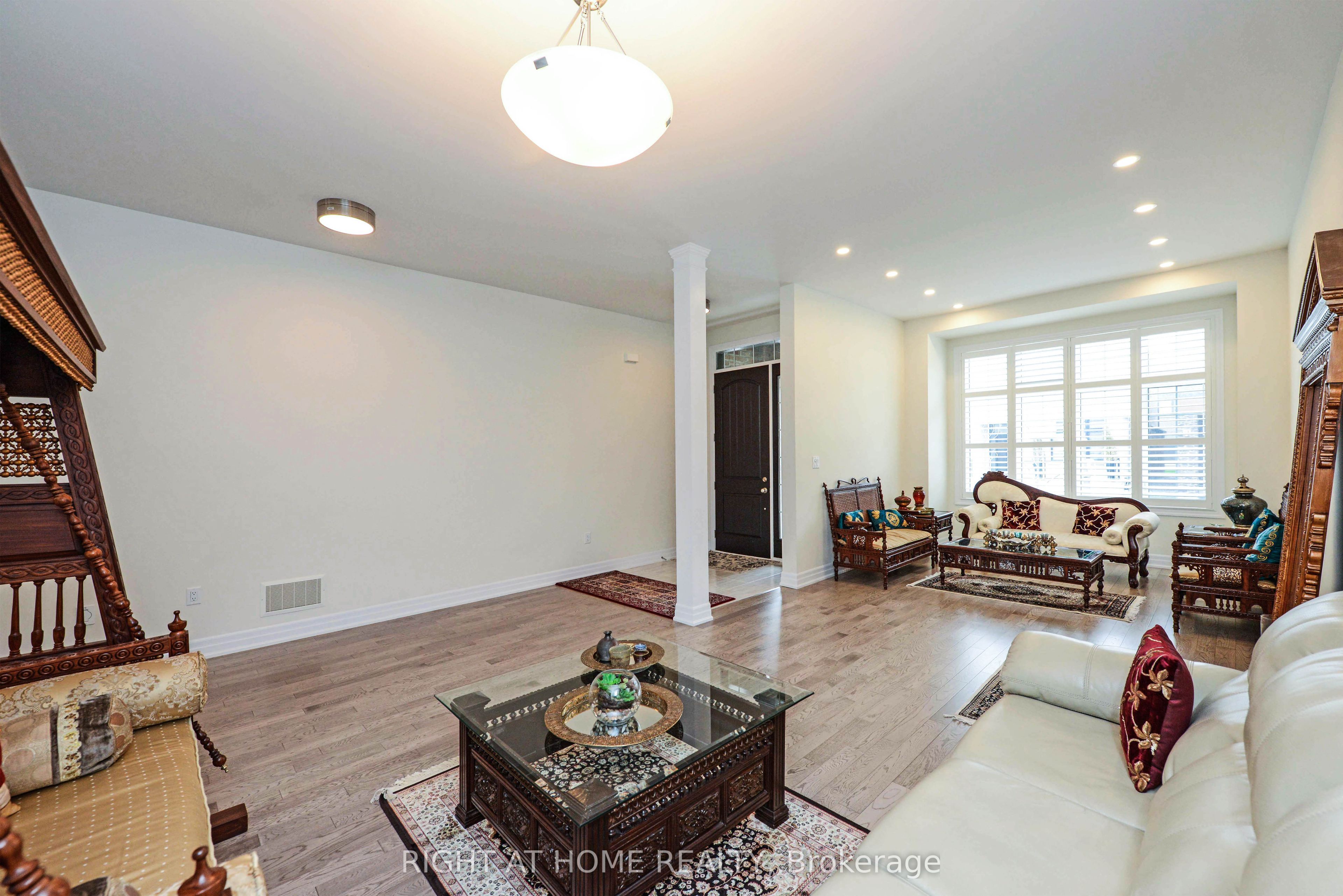 3286 Charles Biggar Drive Property Photo 3