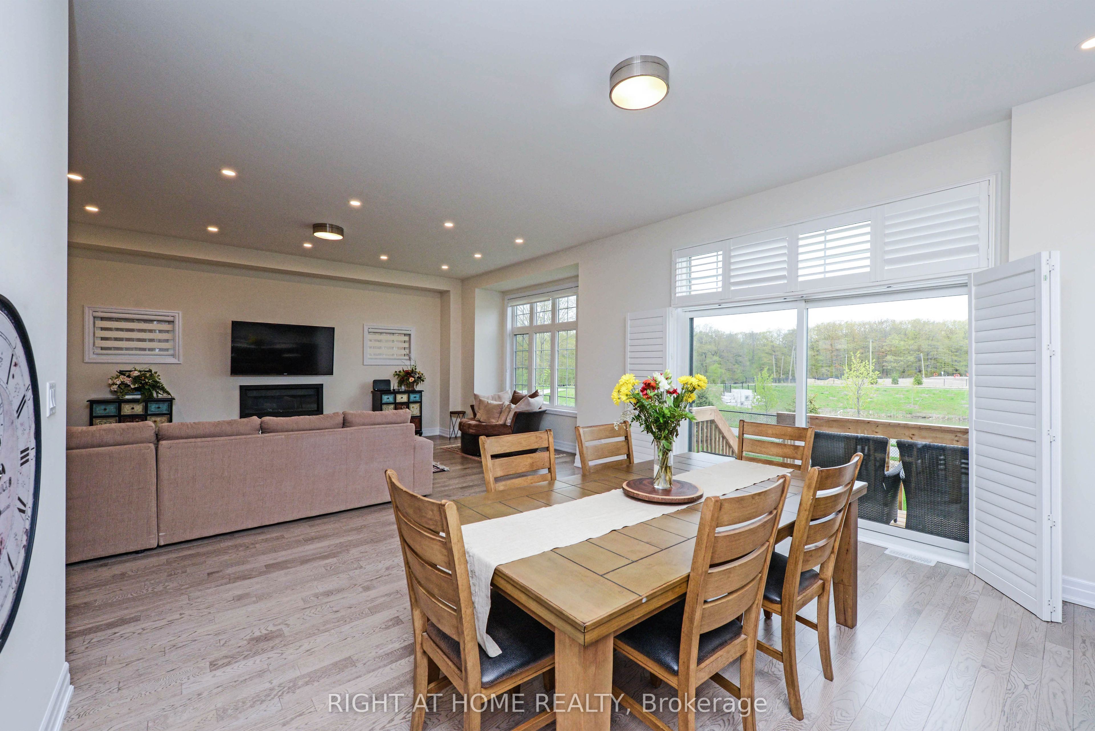 3286 Charles Biggar Drive Property Photo 7