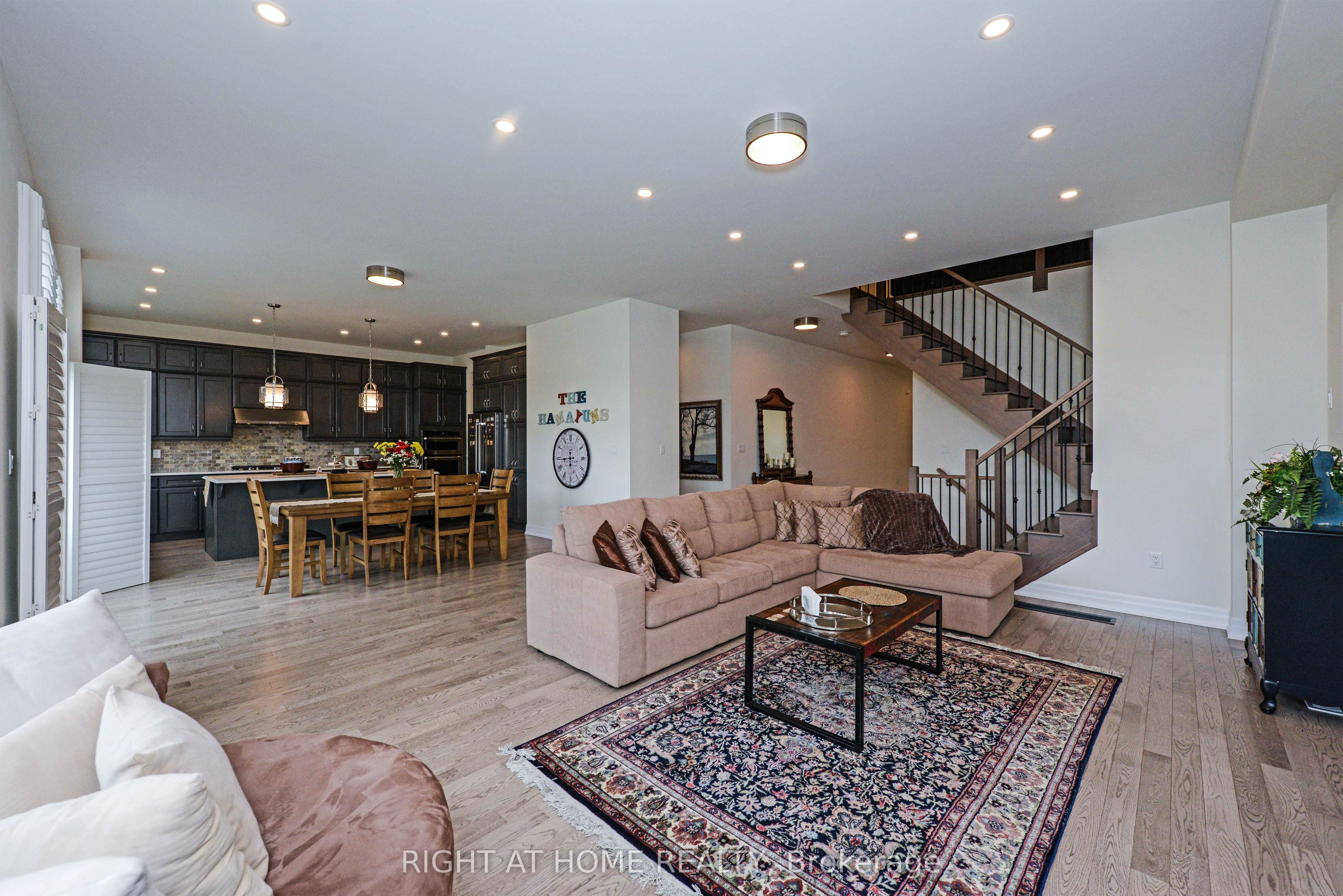 3286 Charles Biggar Drive Property Photo 11