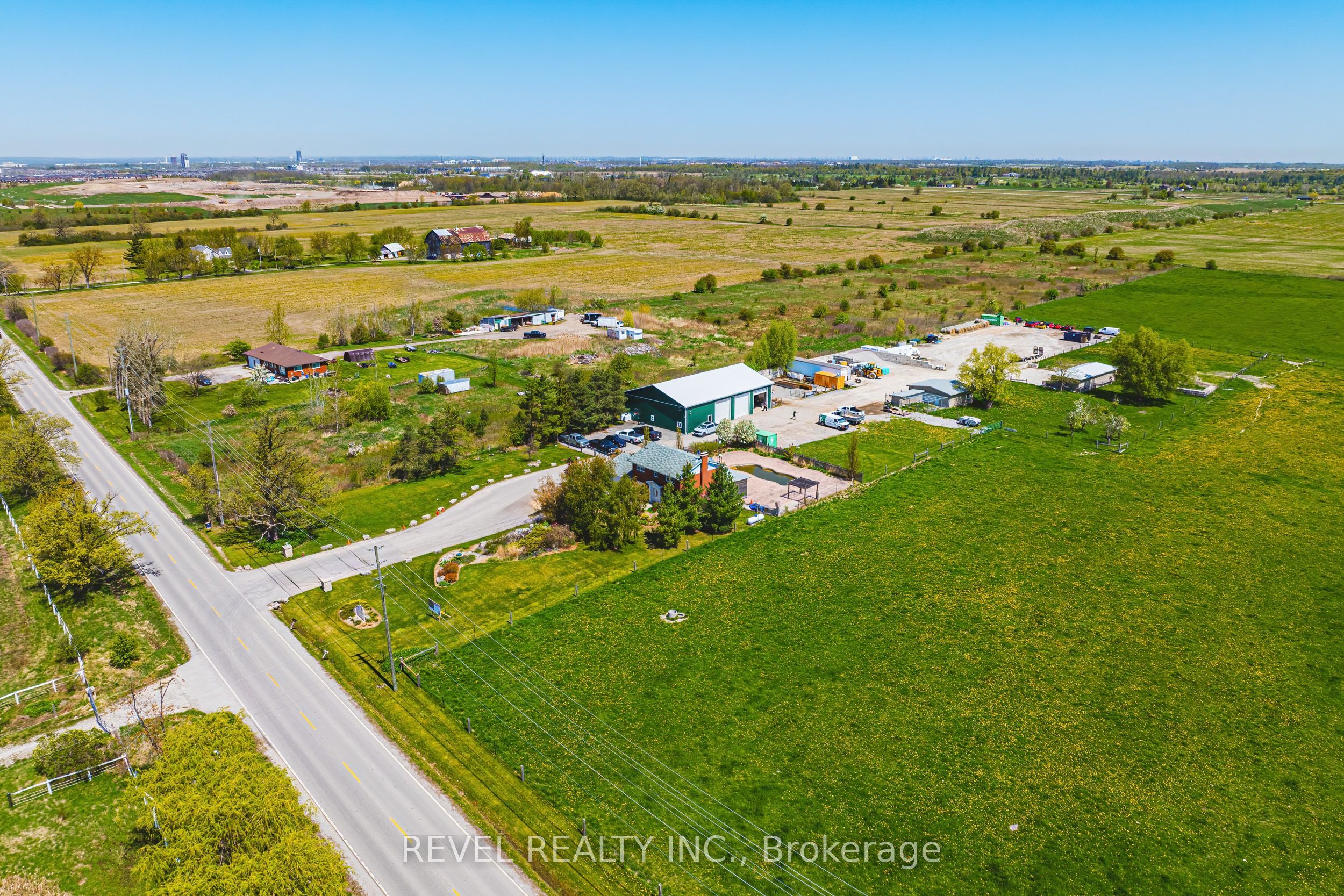 5121 First Line Property Photo 1