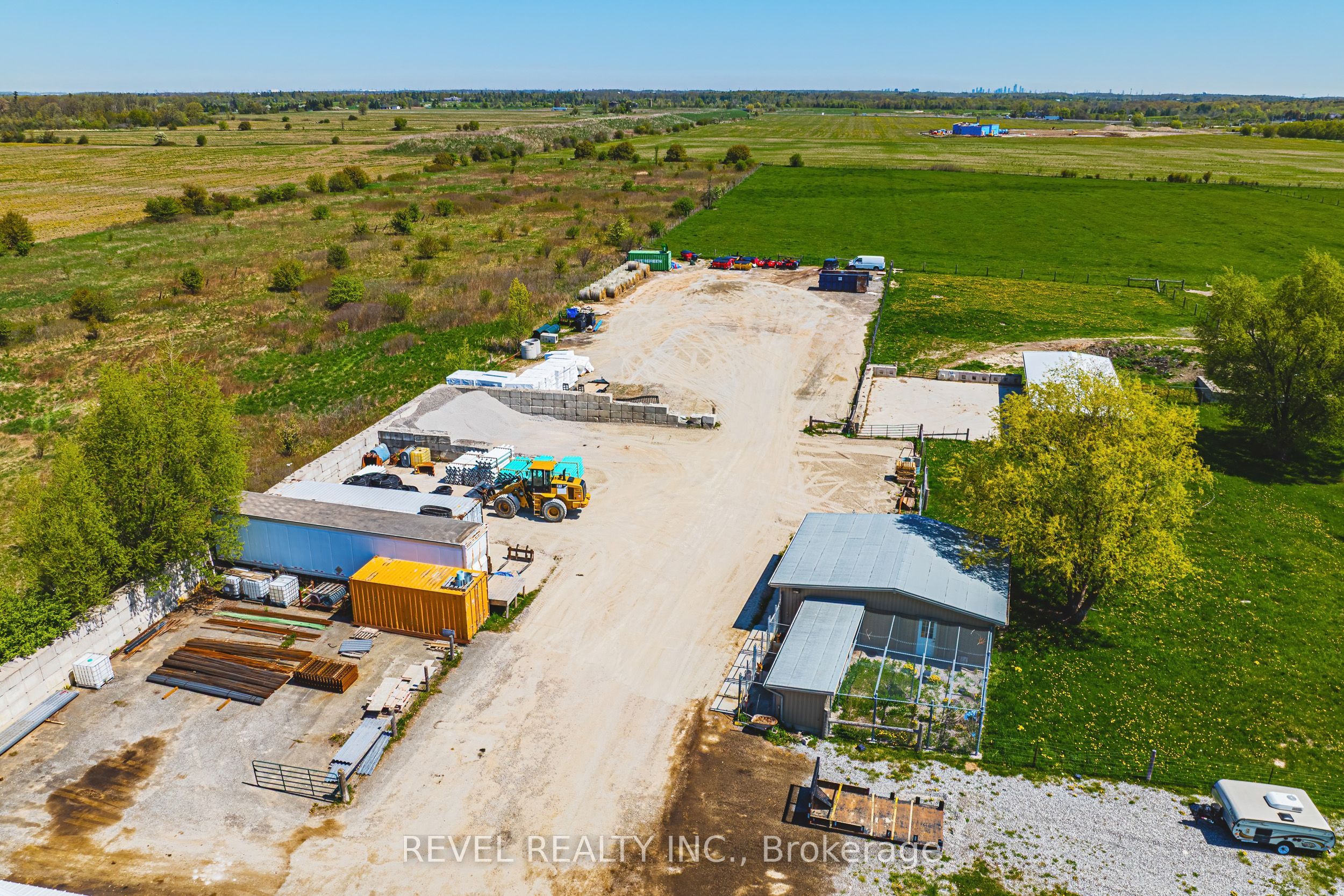 5121 First Line Property Photo 21