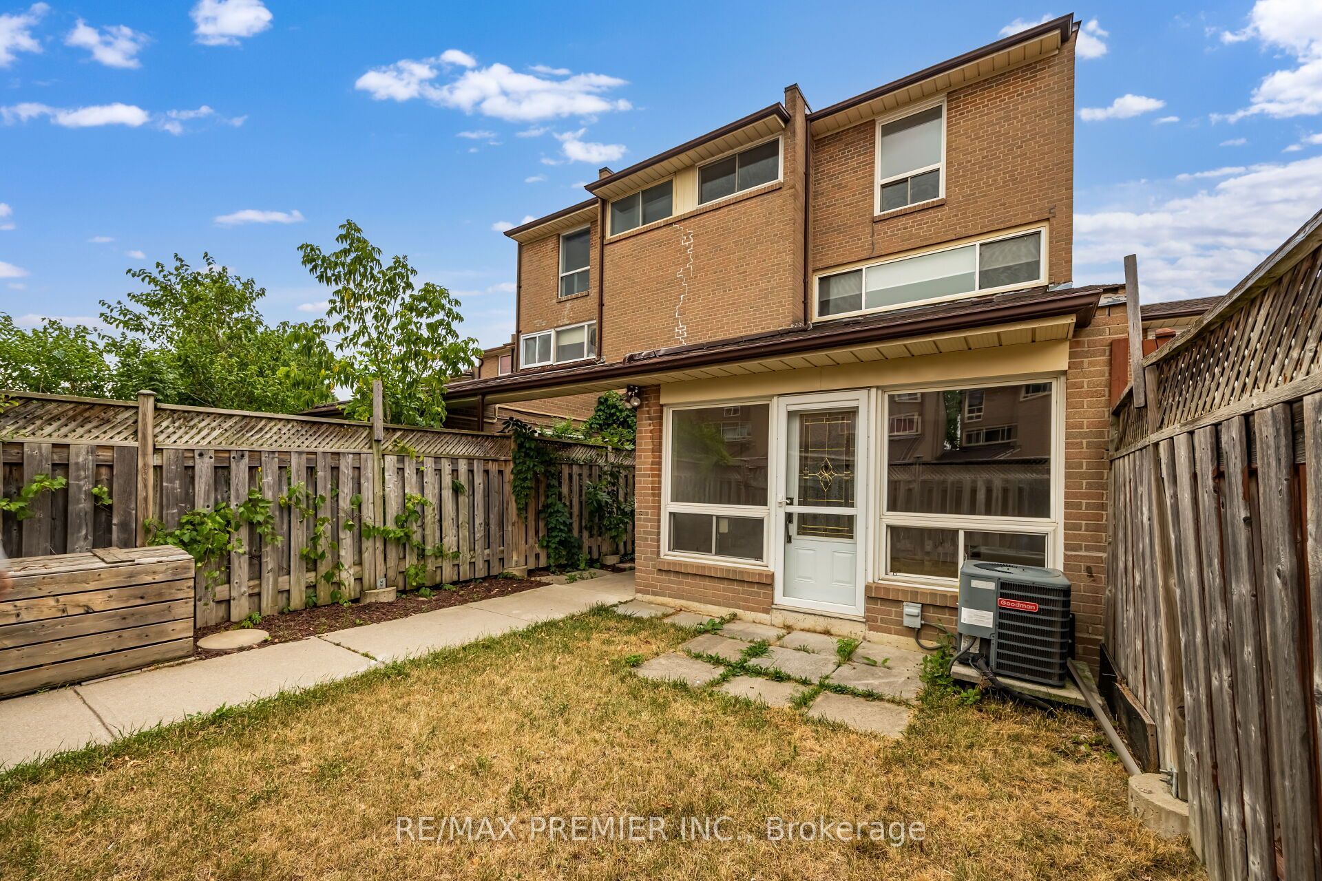 248 John Garland Boulevard 82 Property Photo 3