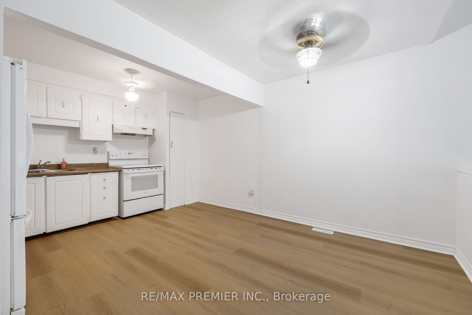 248 John Garland Boulevard 82 Property Photo 11