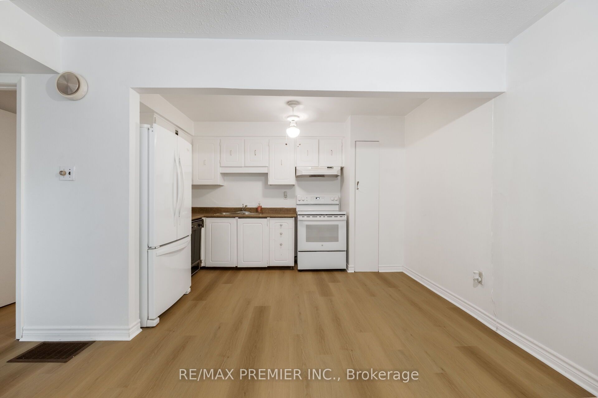 248 John Garland Boulevard 82 Property Photo 12