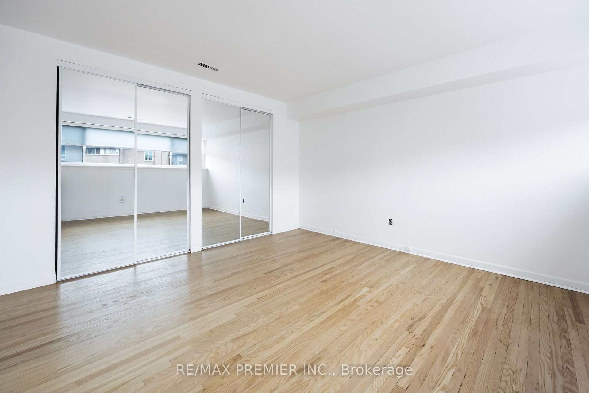 248 John Garland Boulevard 82 Property Photo 17