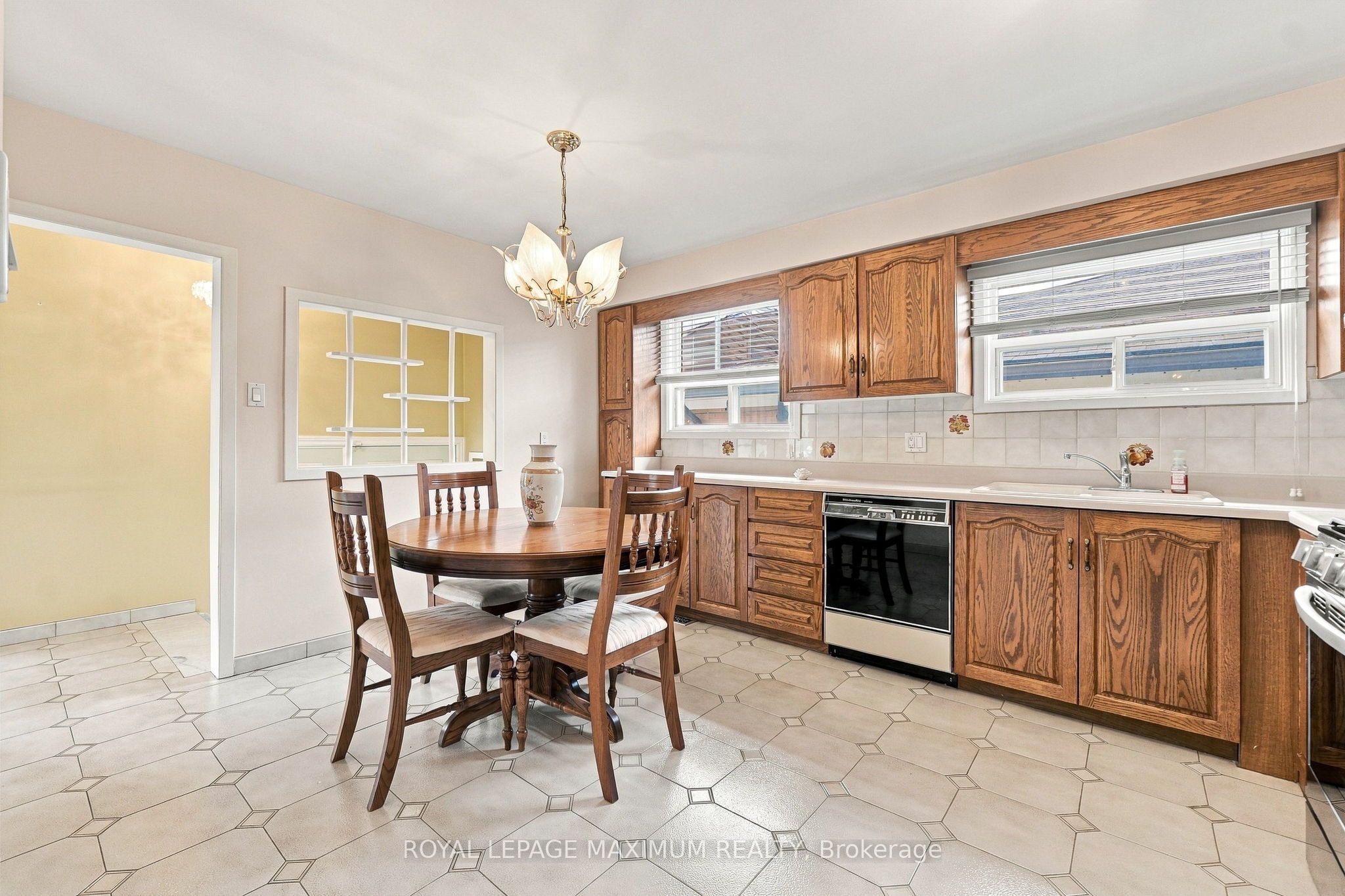 66 Spenvalley Drive Property Photo 8