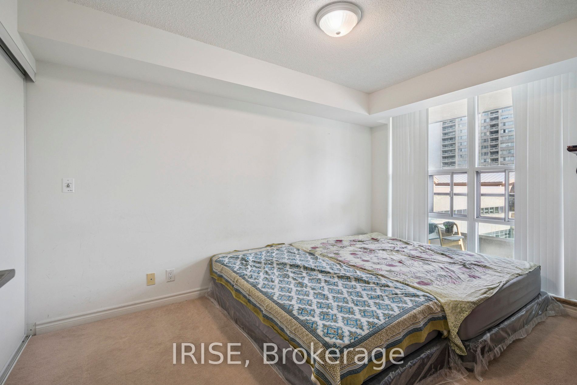 33 Elm Drive 411 Property Photo 14