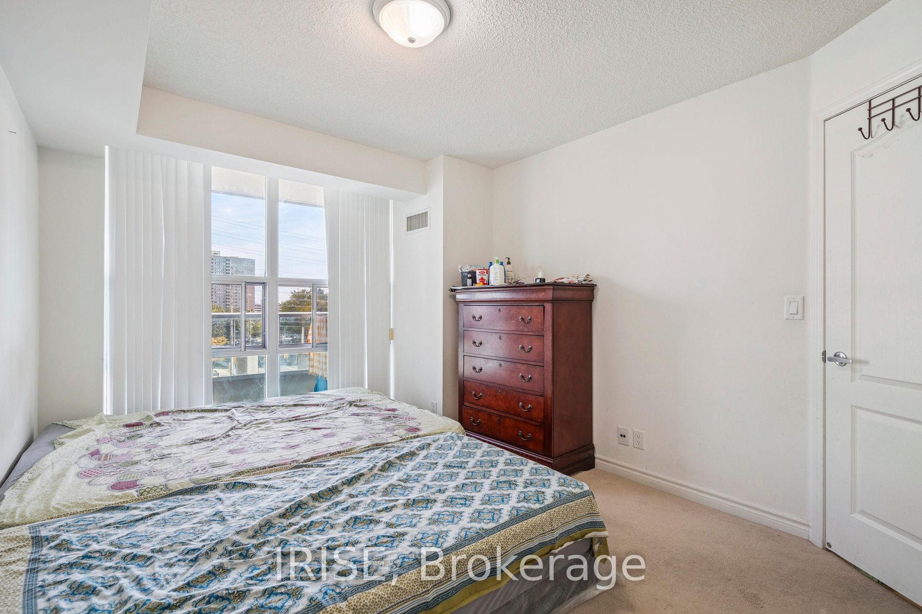 33 Elm Drive 411 Property Photo 15