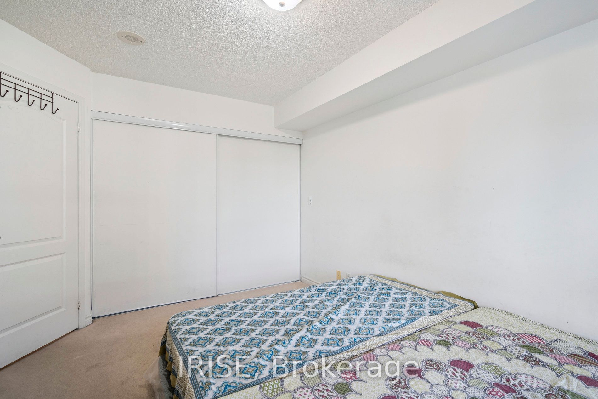 33 Elm Drive 411 Property Photo 16