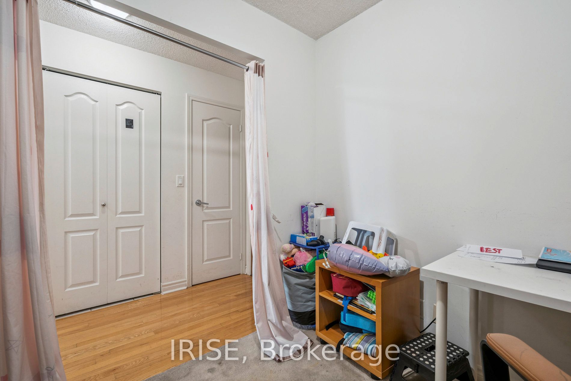 33 Elm Drive 411 Property Photo 18