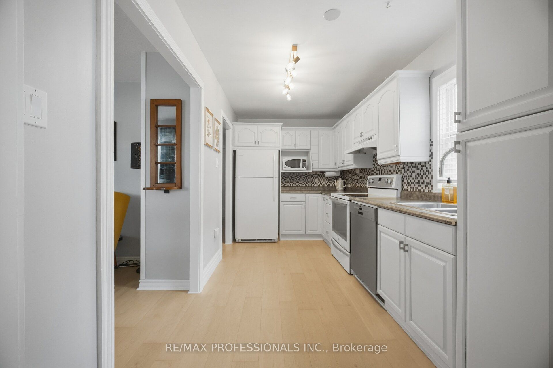 8 Smith Crescent Property Photo 5