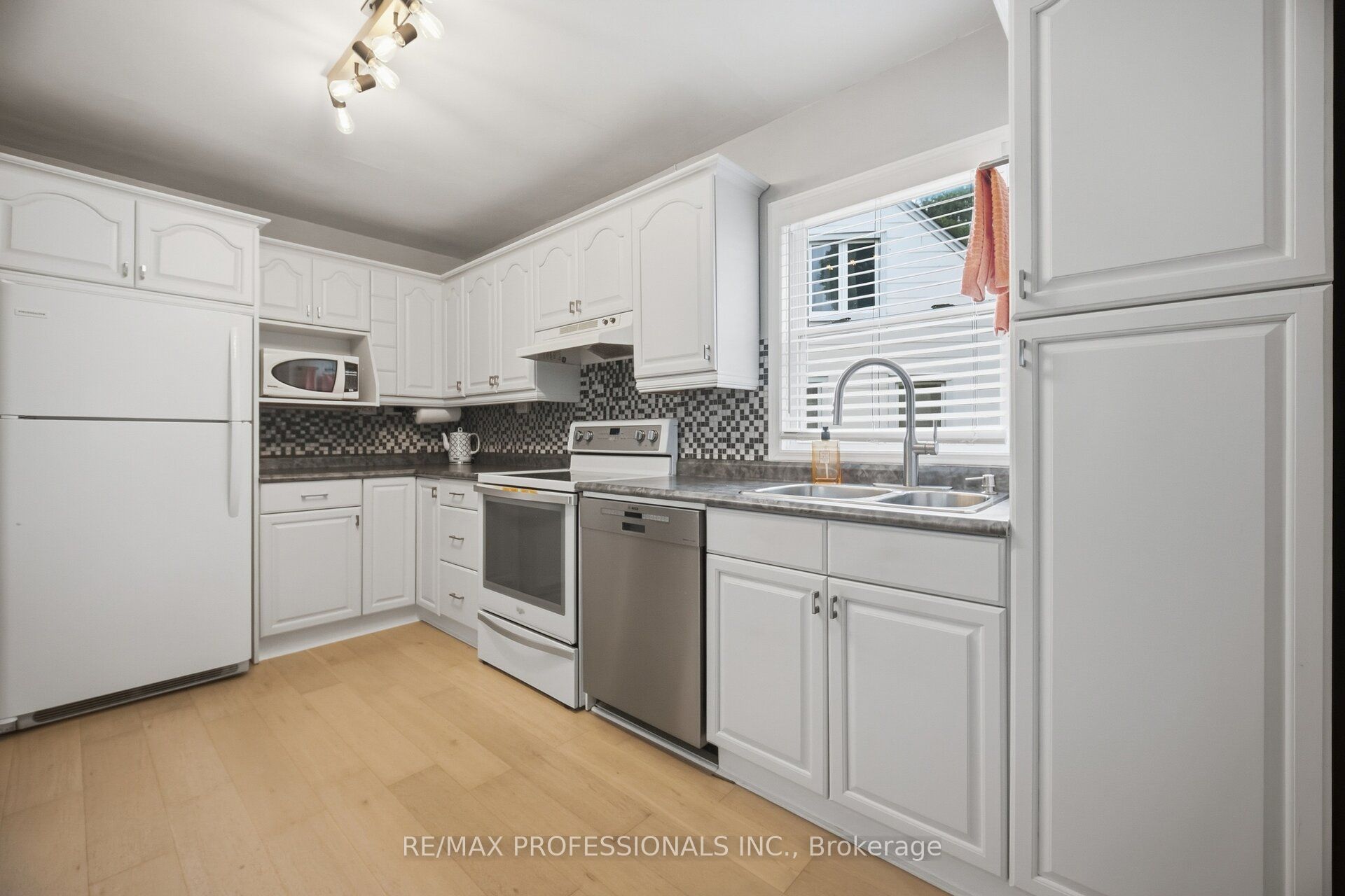 8 Smith Crescent Property Photo 8