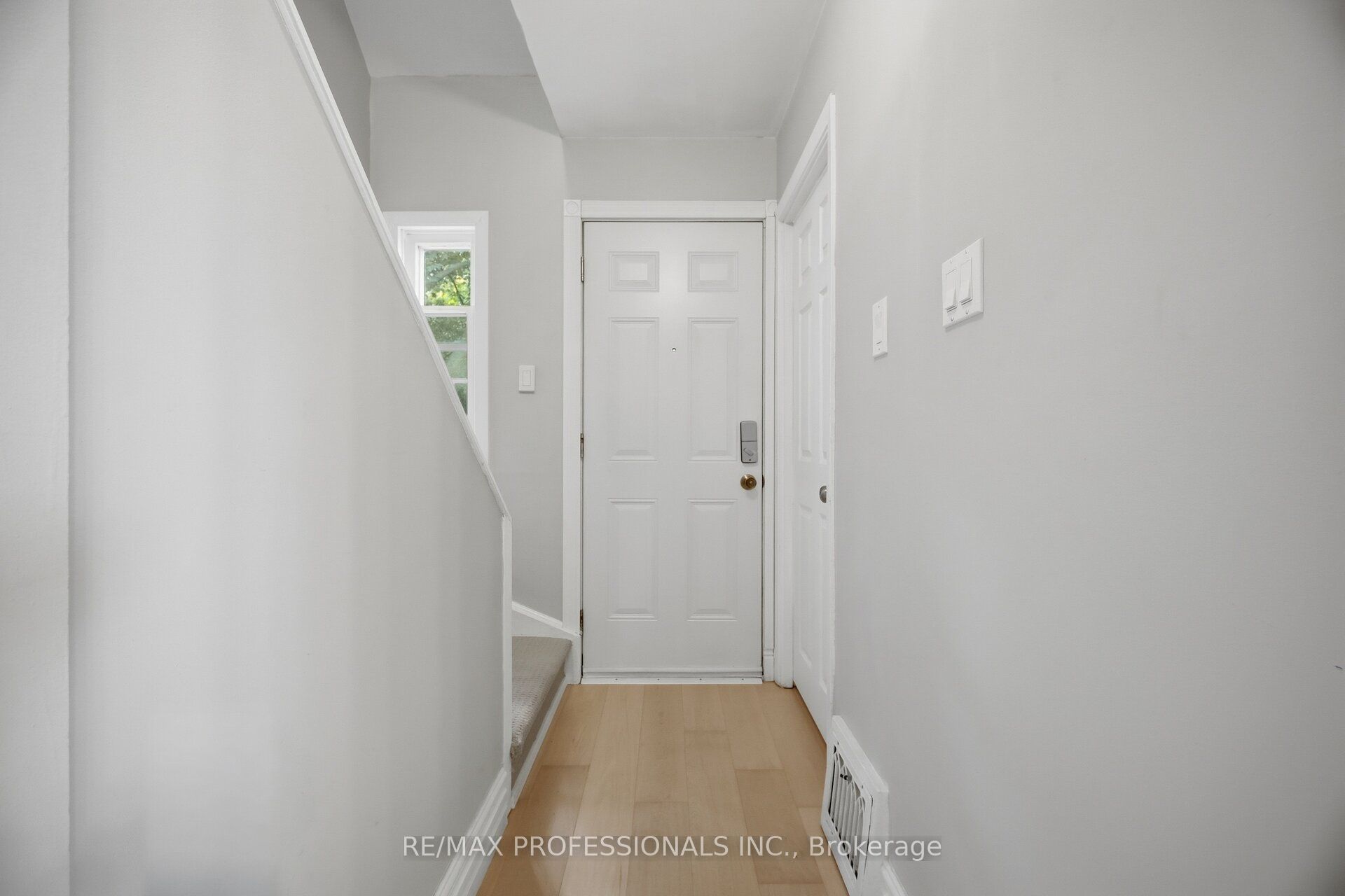 8 Smith Crescent Property Photo 17