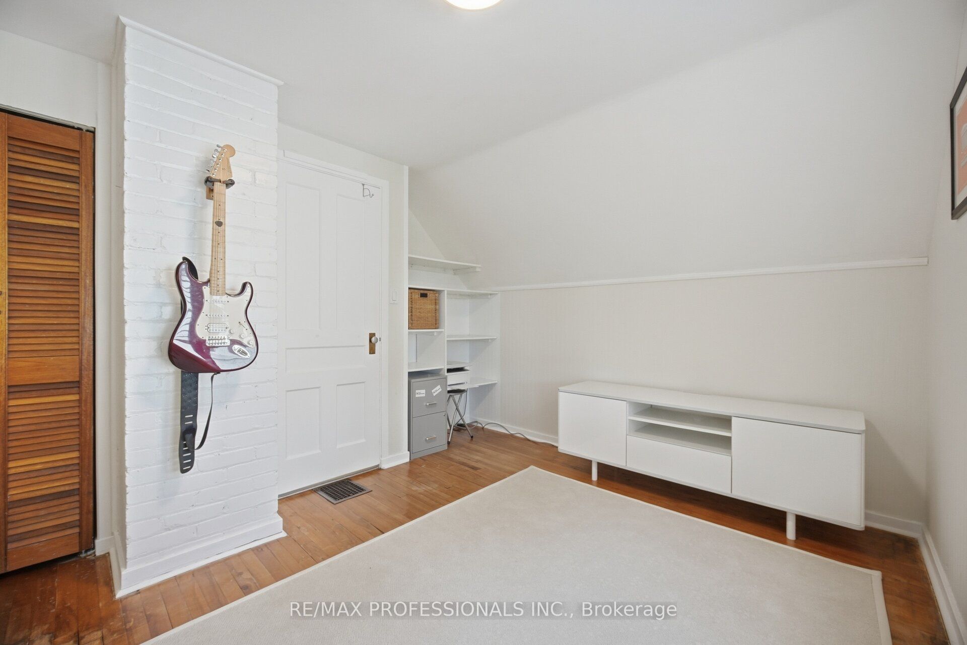 8 Smith Crescent Property Photo 23