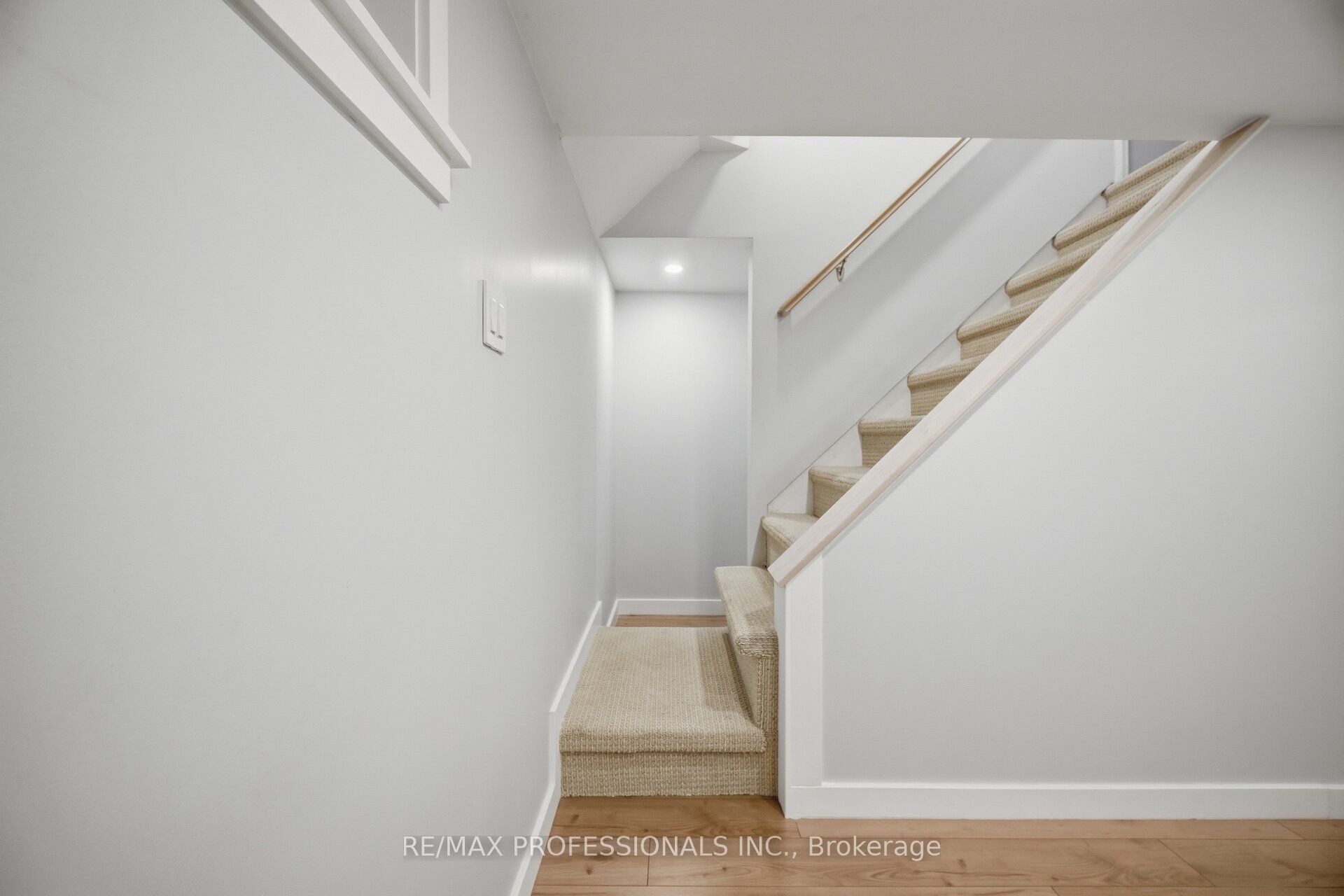 8 Smith Crescent Property Photo 25