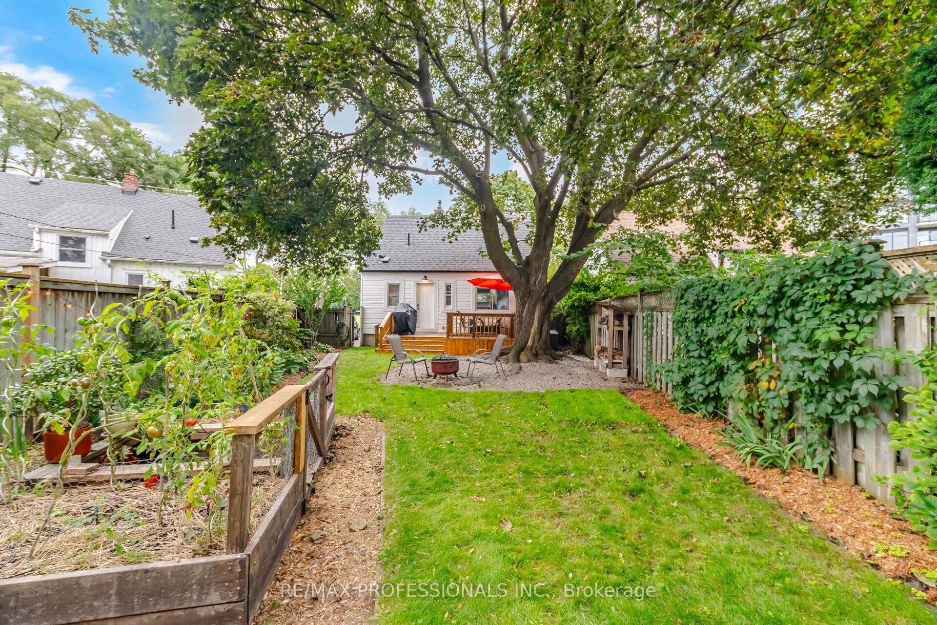 8 Smith Crescent Property Photo 37