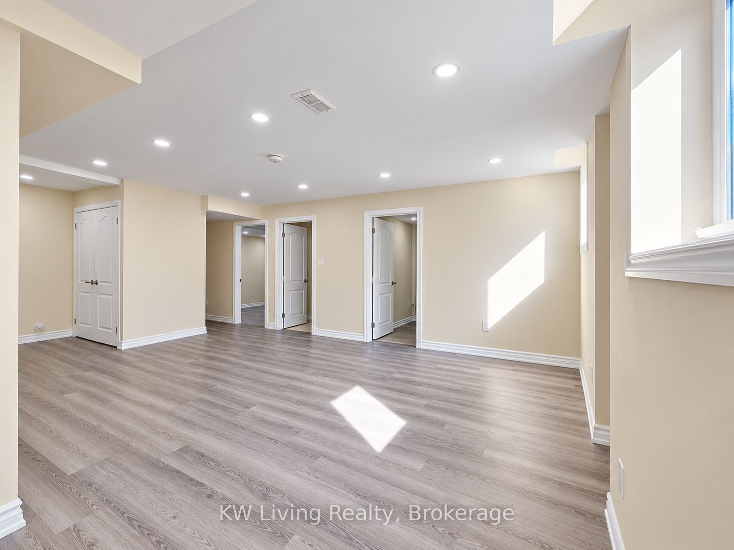 21 Plentywood Drive Property Photo 4
