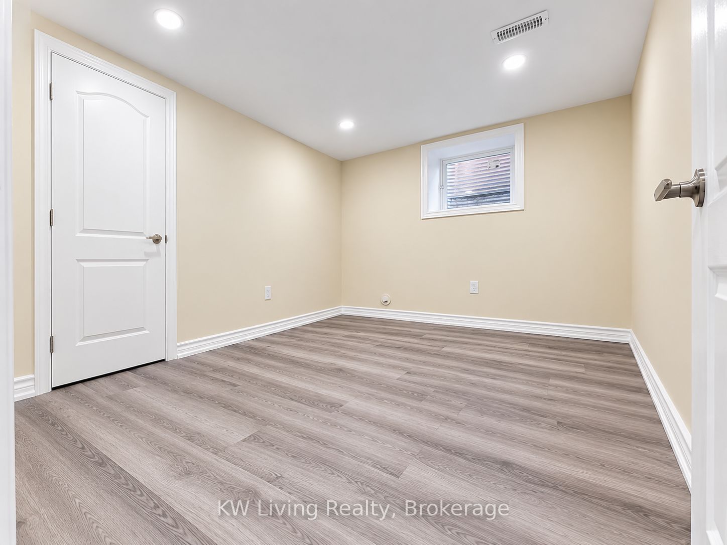 21 Plentywood Drive Property Photo 6