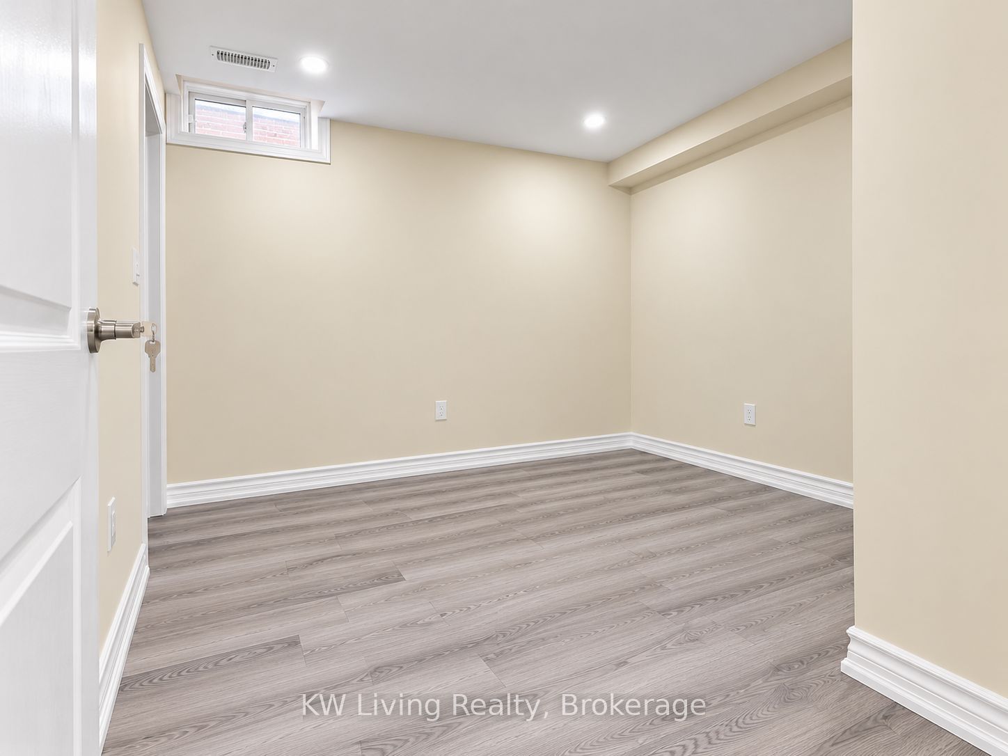 21 Plentywood Drive Property Photo 7