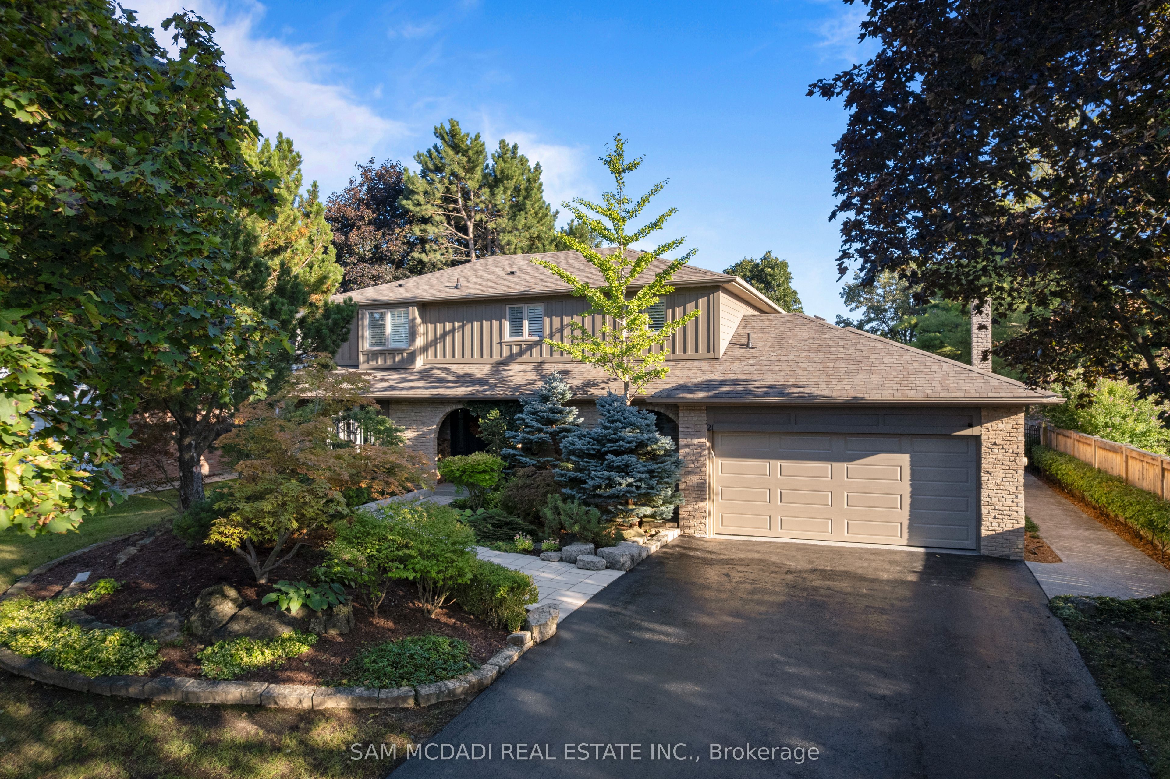 21 Kenninghall Boulevard Property Photo 15