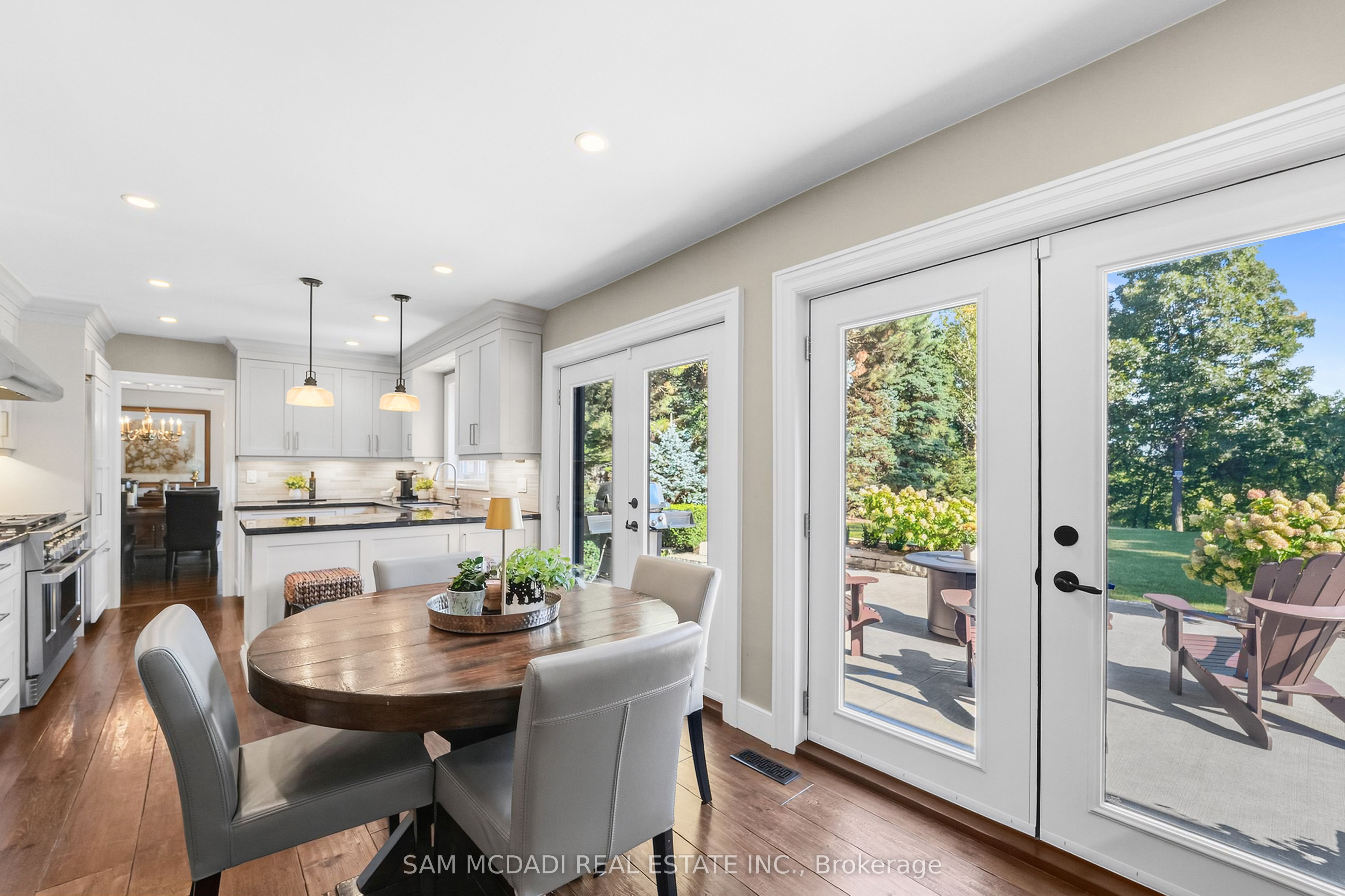 21 Kenninghall Boulevard Property Photo 20