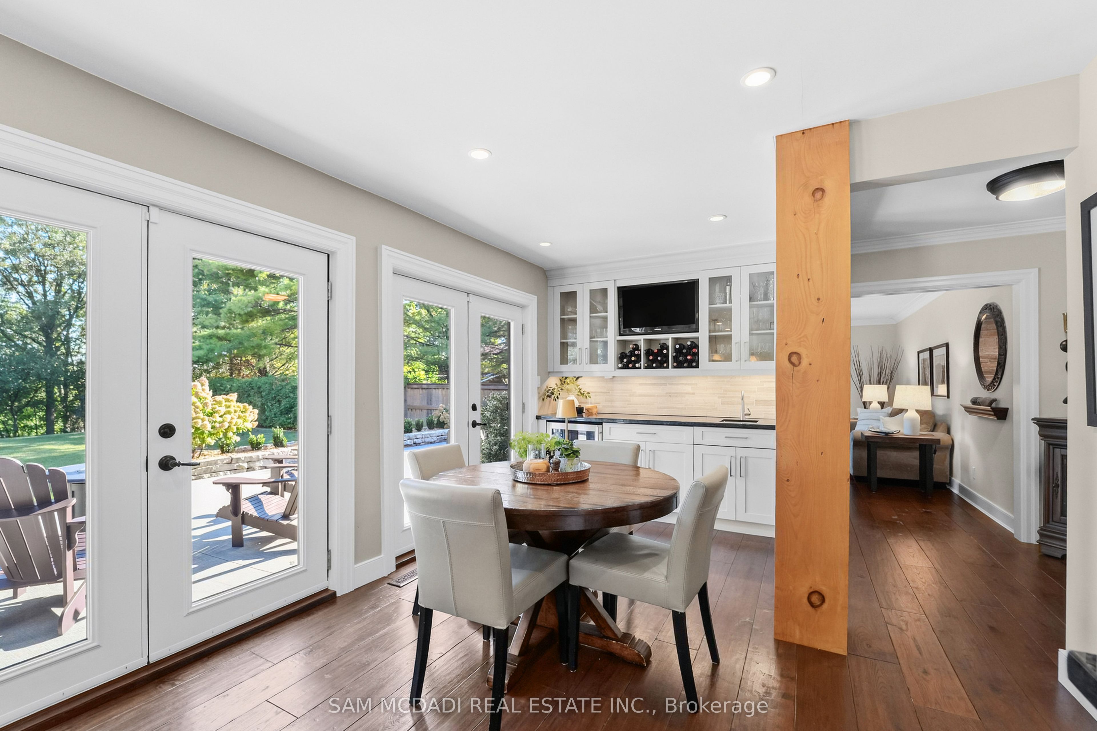 21 Kenninghall Boulevard Property Photo 23
