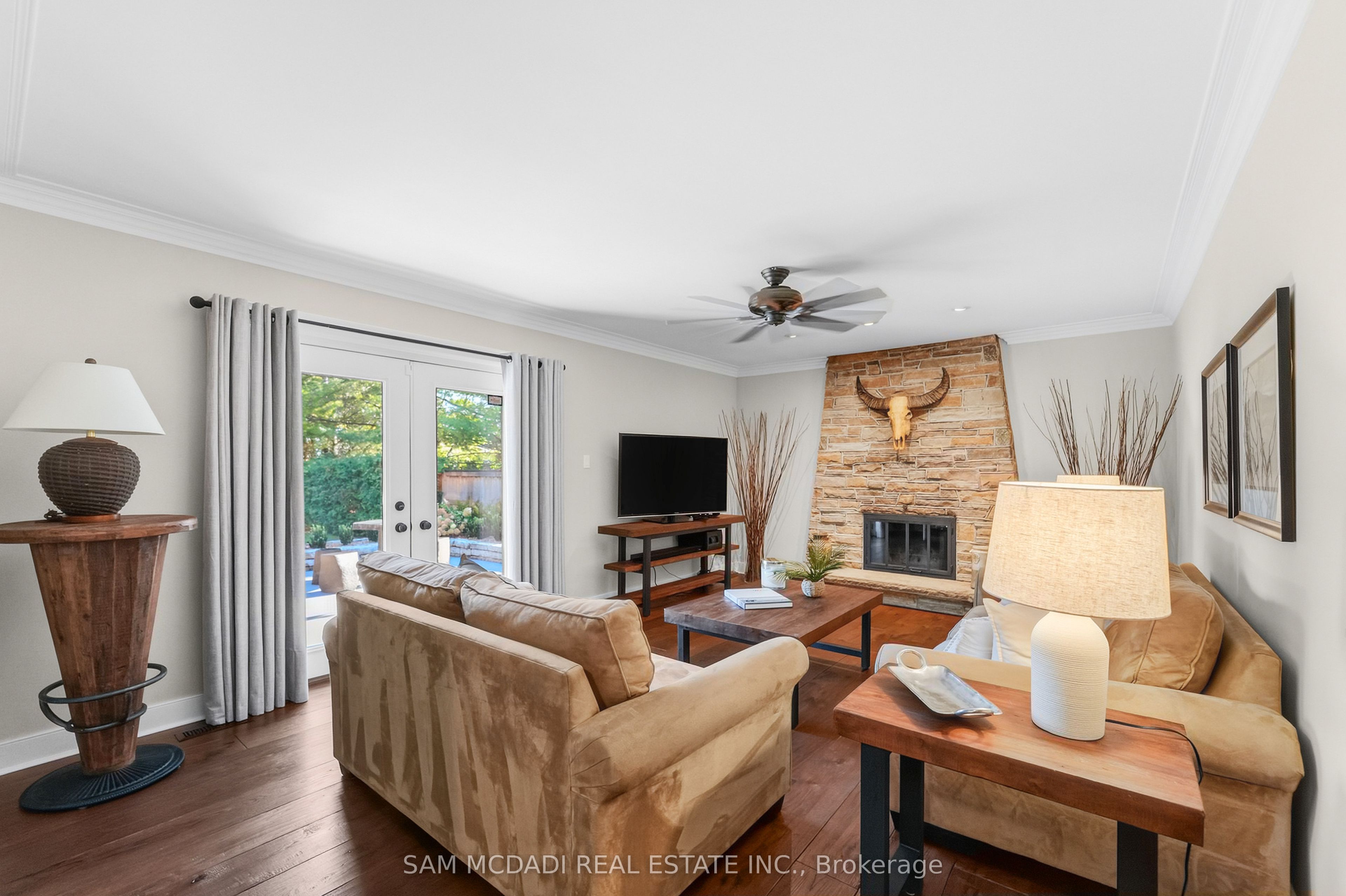 21 Kenninghall Boulevard Property Photo 27