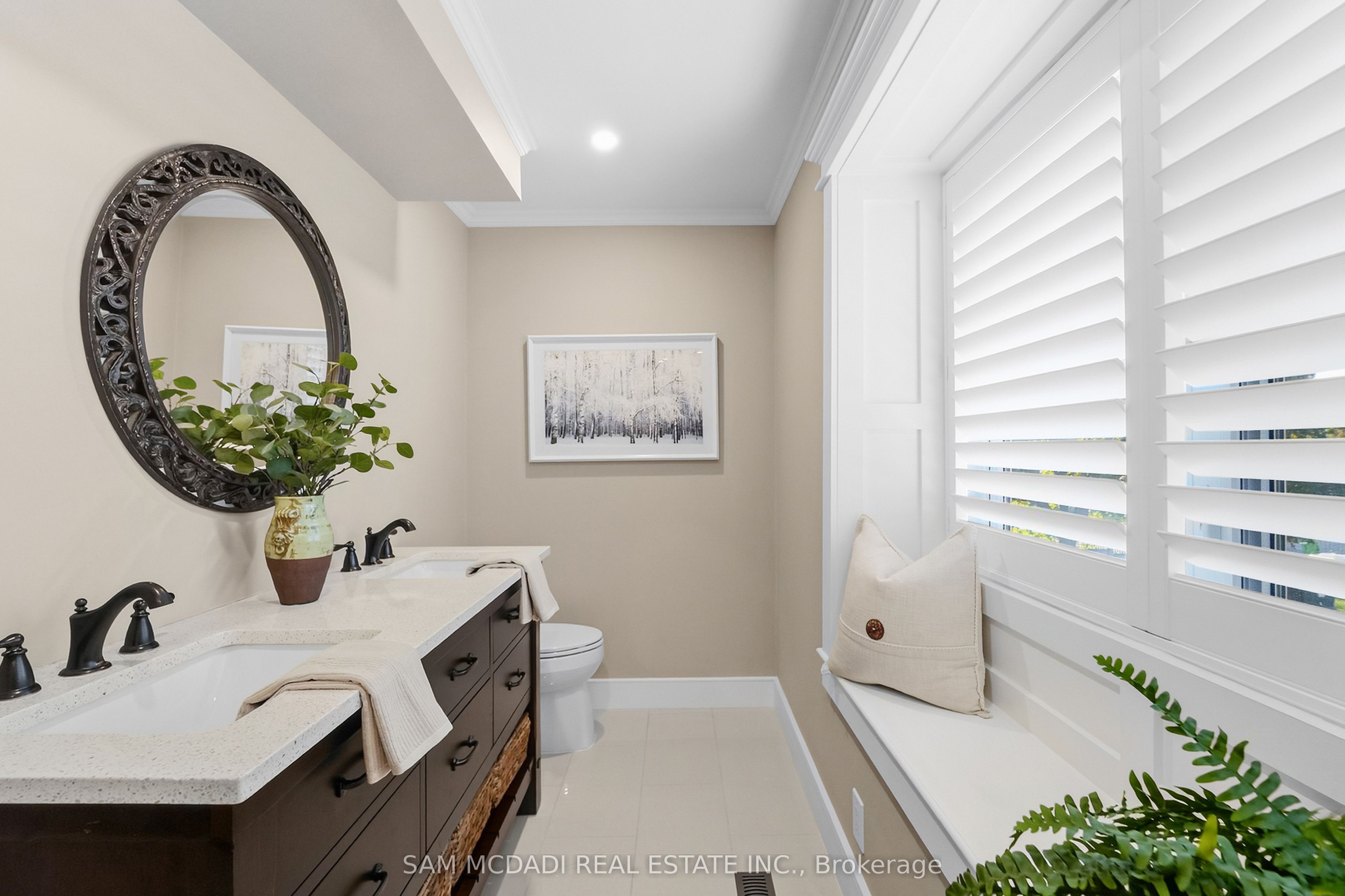 21 Kenninghall Boulevard Property Photo 34