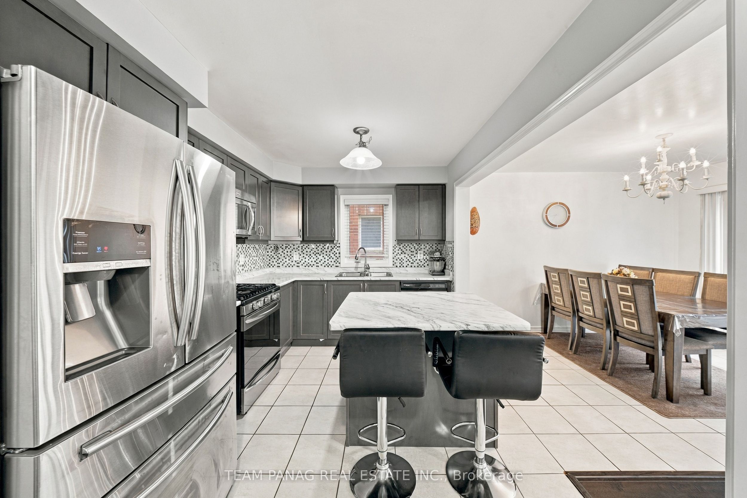 230 Remembrance Road Property Photo 10