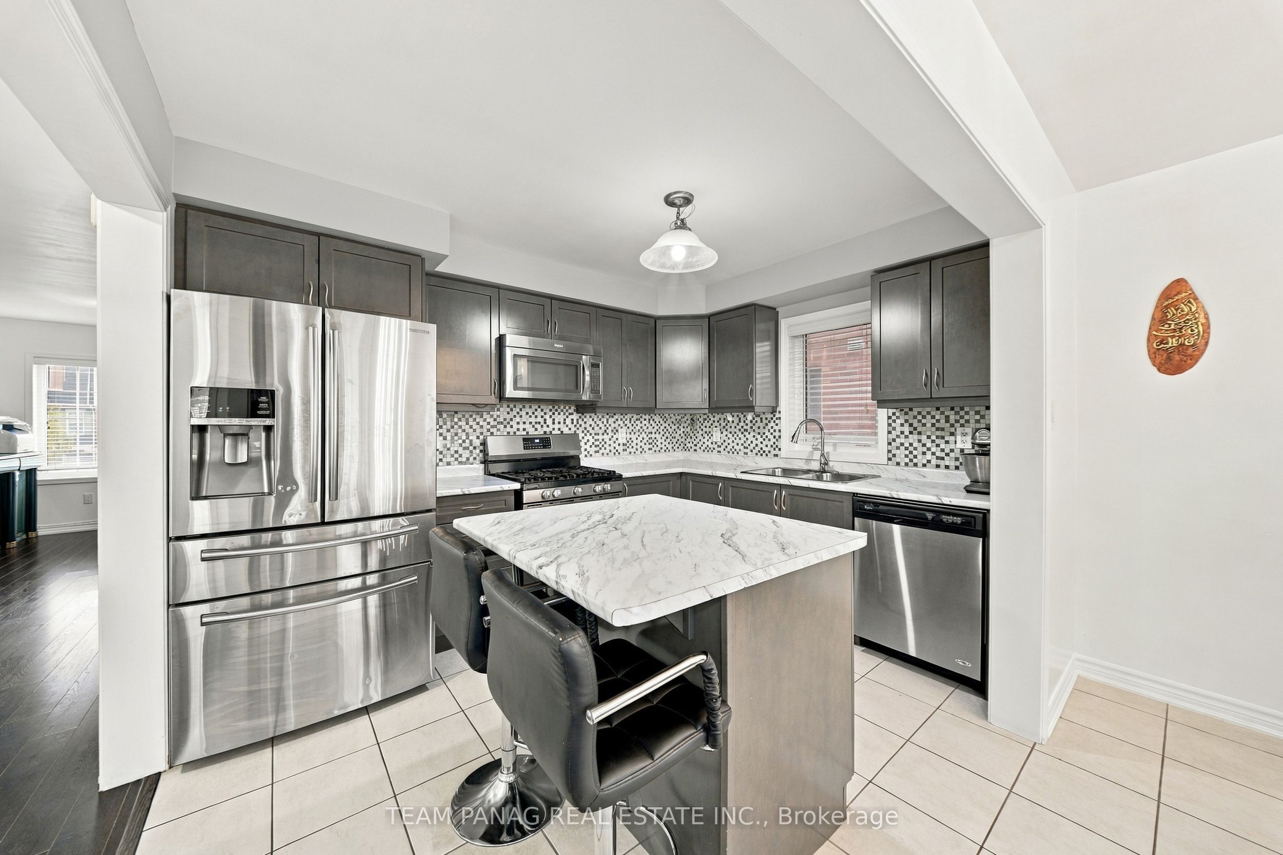 230 Remembrance Road Property Photo 15