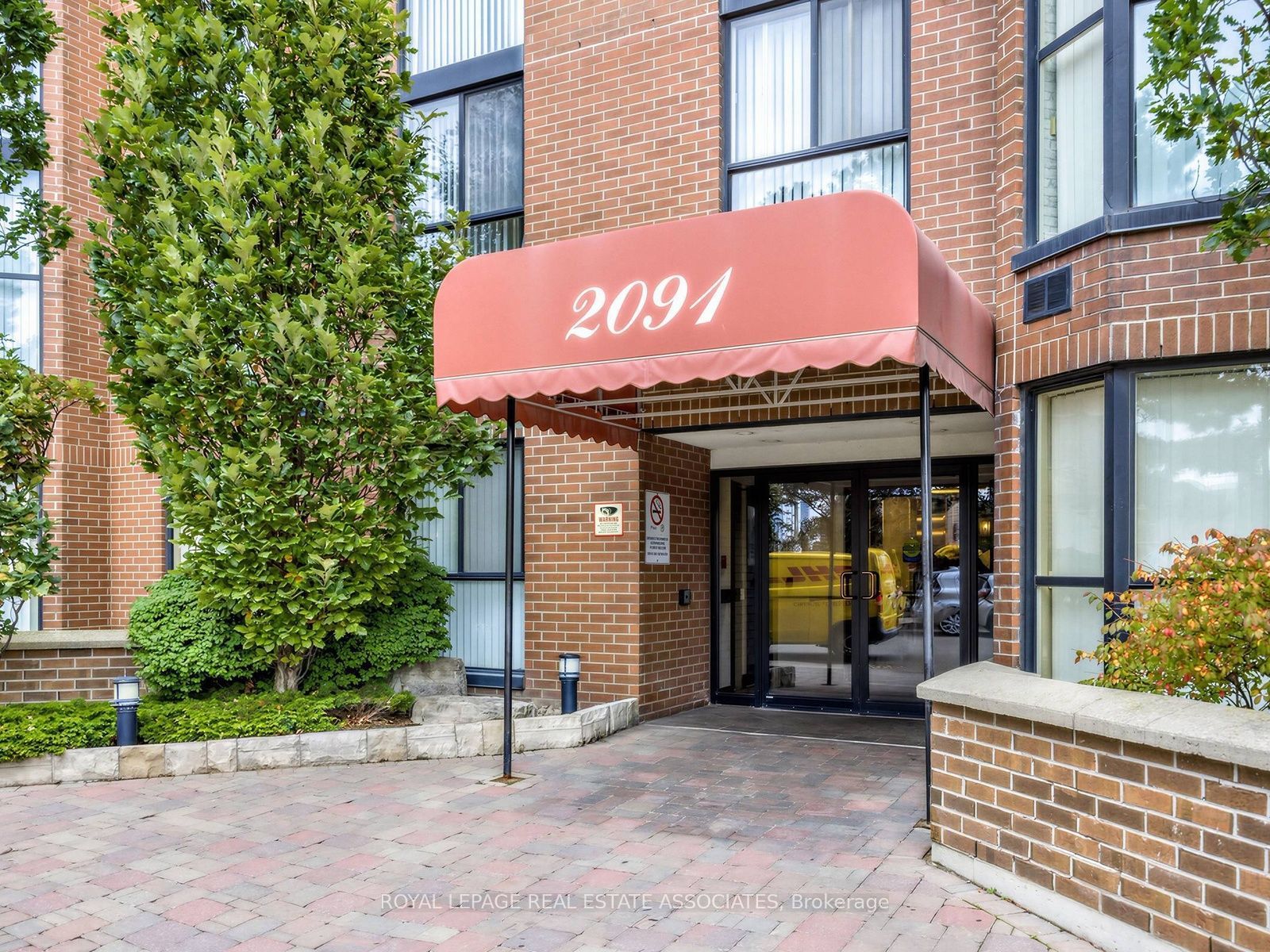 2091 Hurontario Street 504
