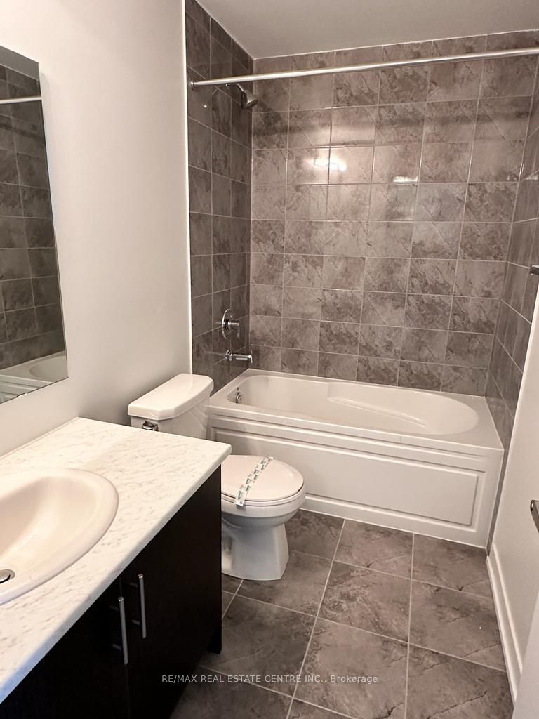 3401 Ridgeway Drive 410 Property Photo 8
