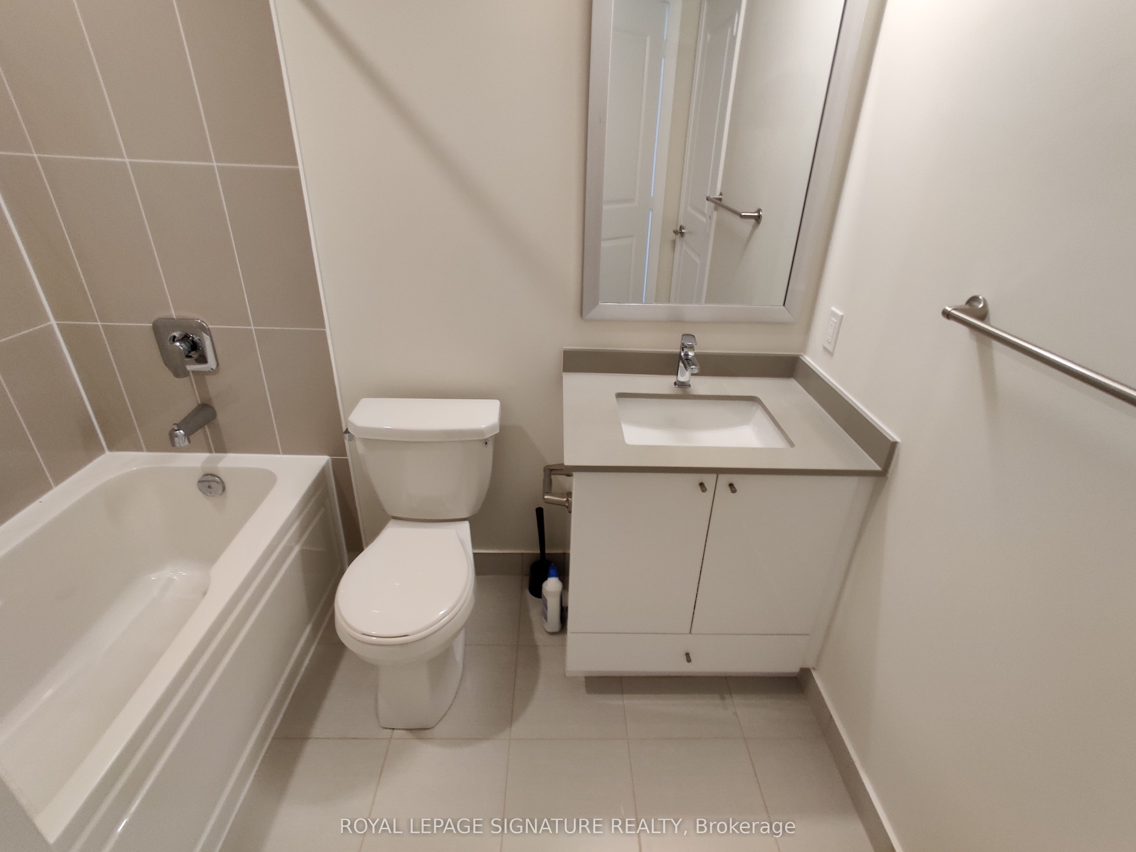 35 Watergarden Drive 1012 Property Photo 14