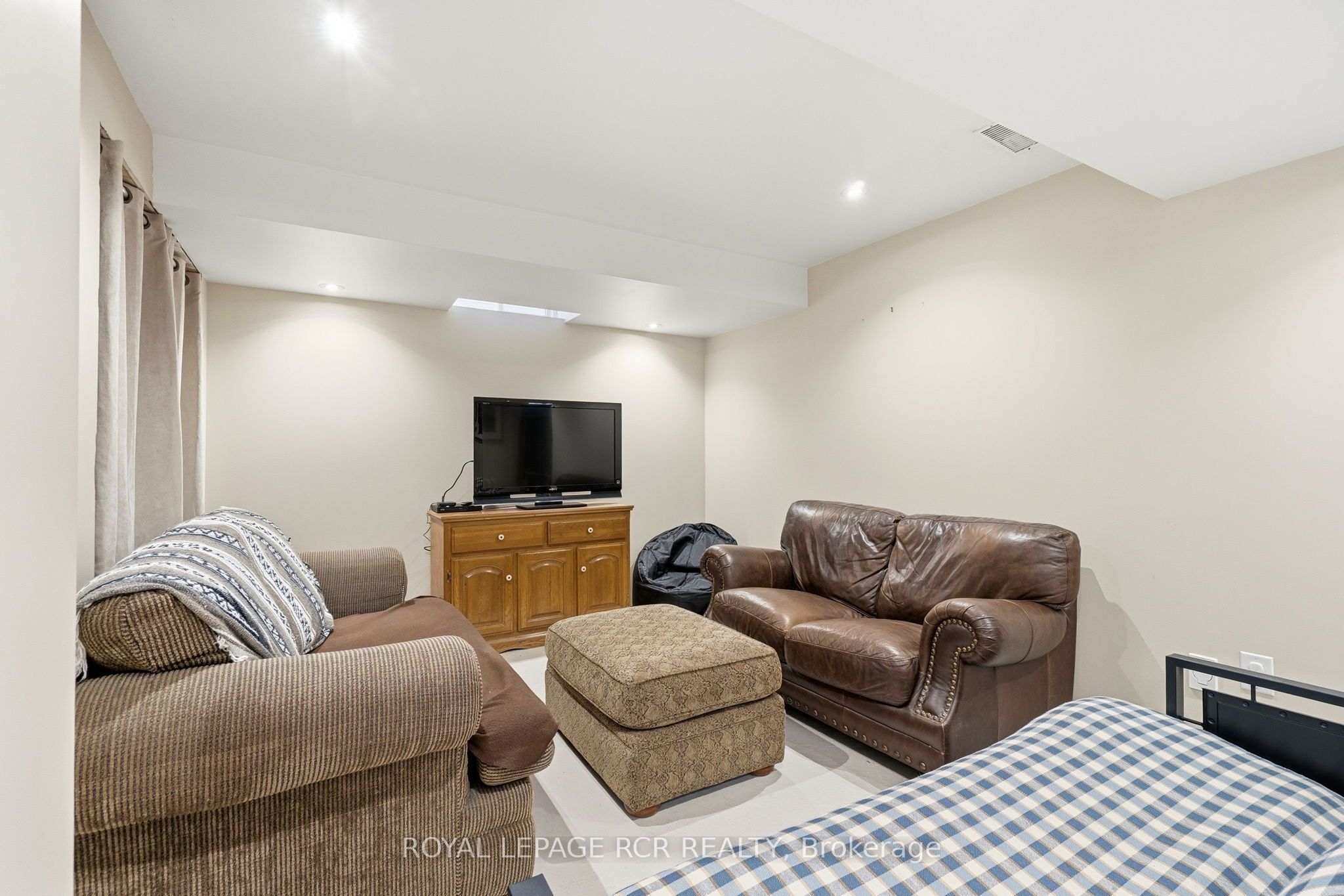 21 Cedargrove Road Property Photo 25