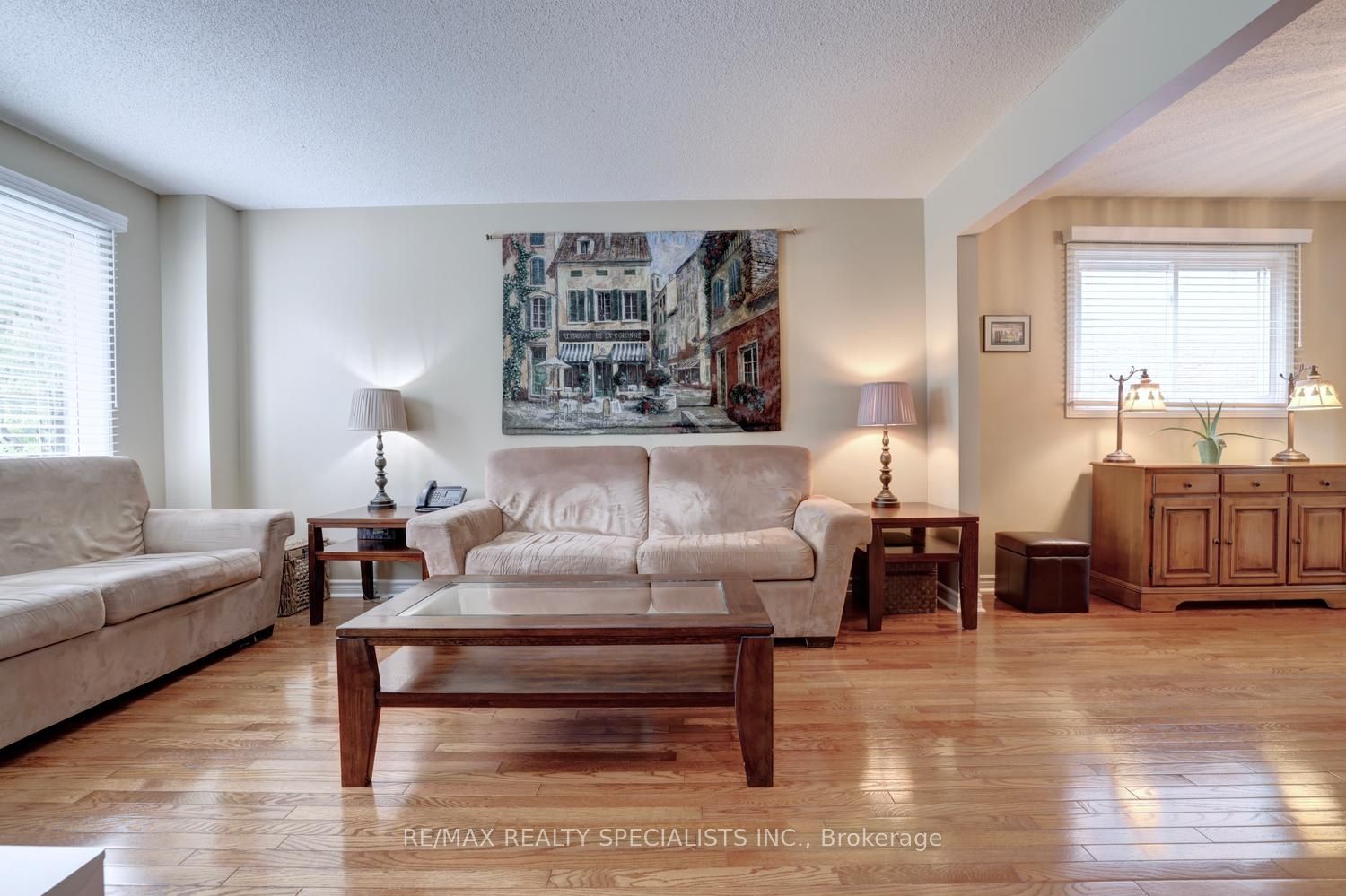 1027 Serdica Court Property Photo 4
