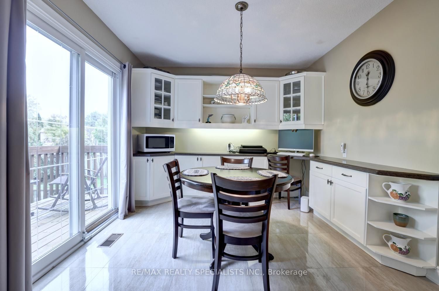 1027 Serdica Court Property Photo 11