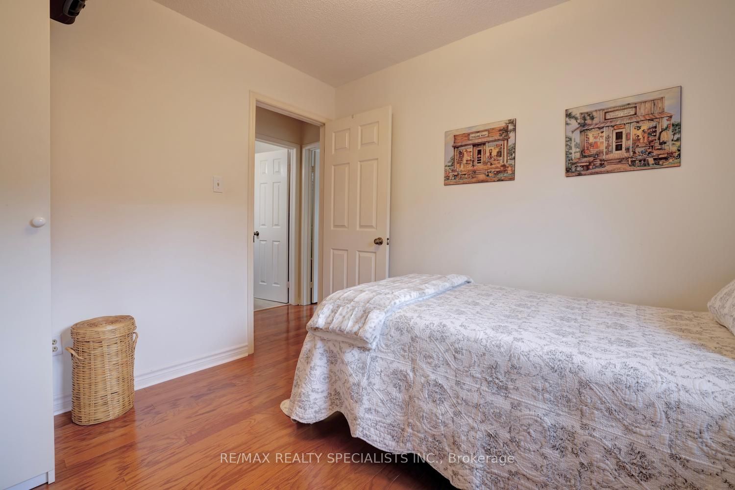 1027 Serdica Court Property Photo 17