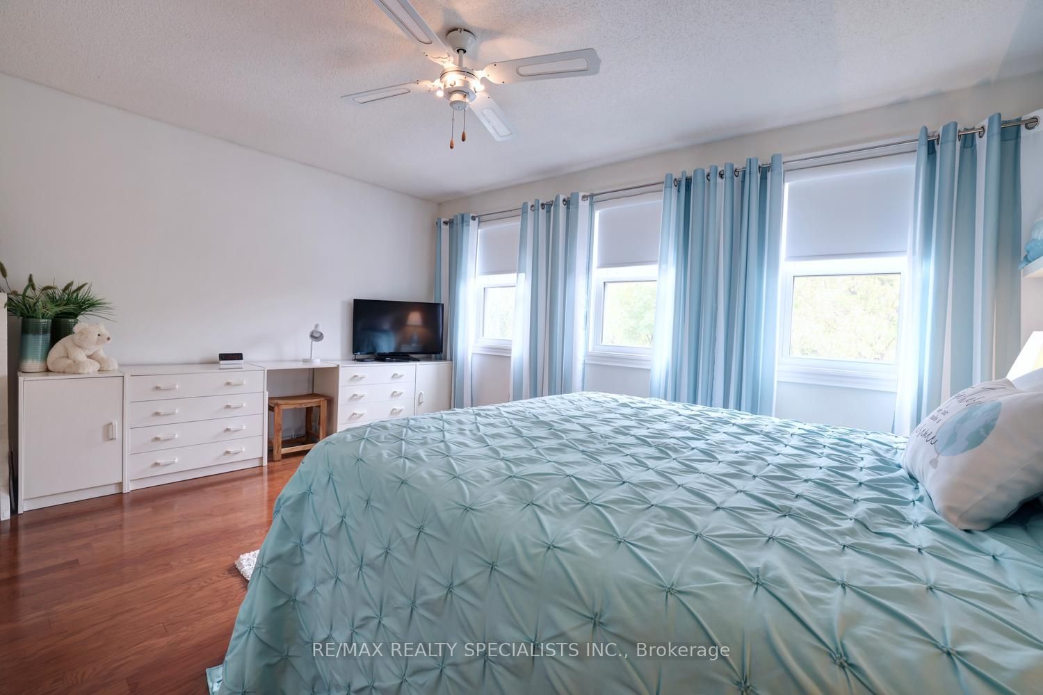 1027 Serdica Court Property Photo 21