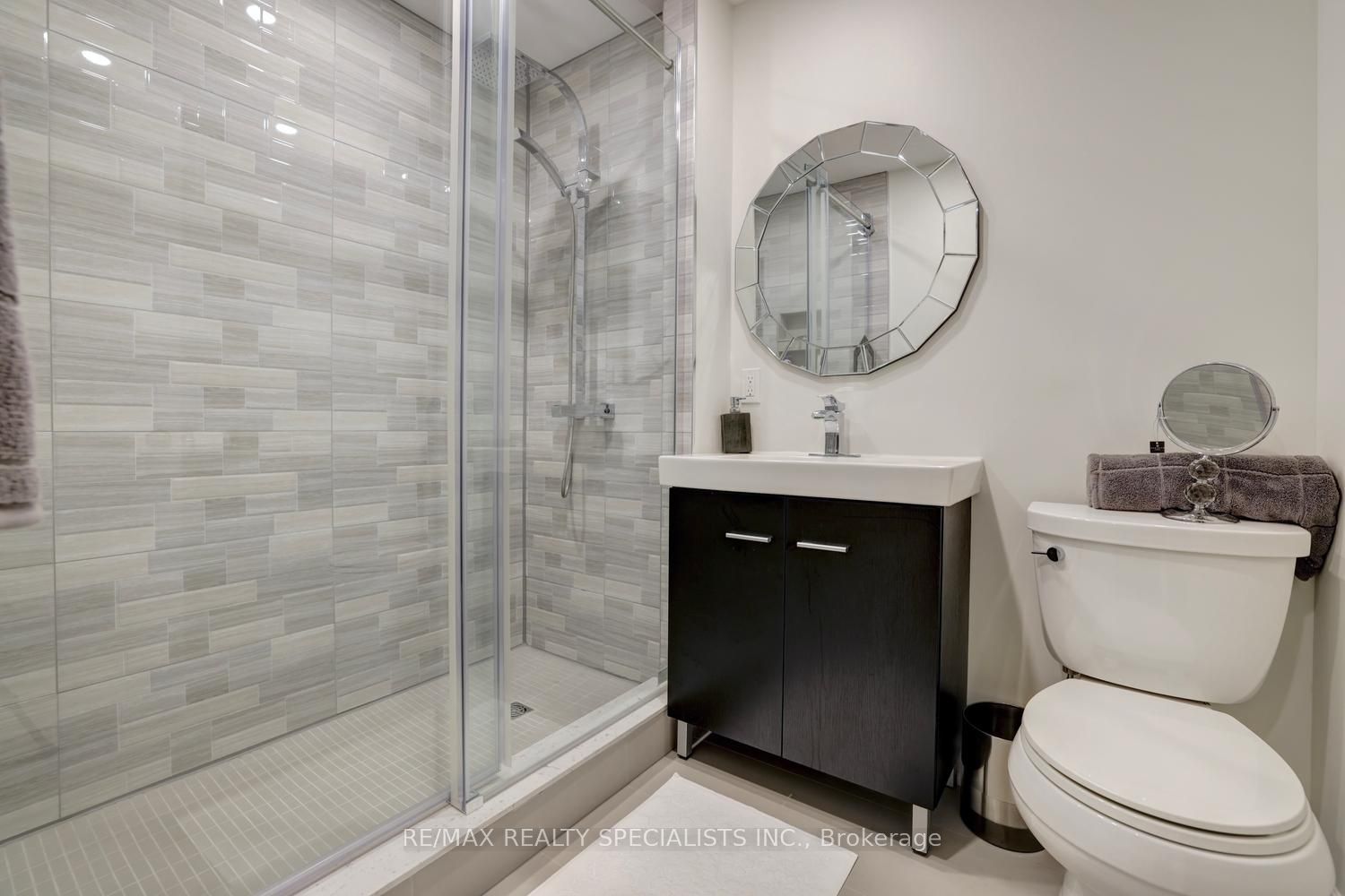 1027 Serdica Court Property Photo 28