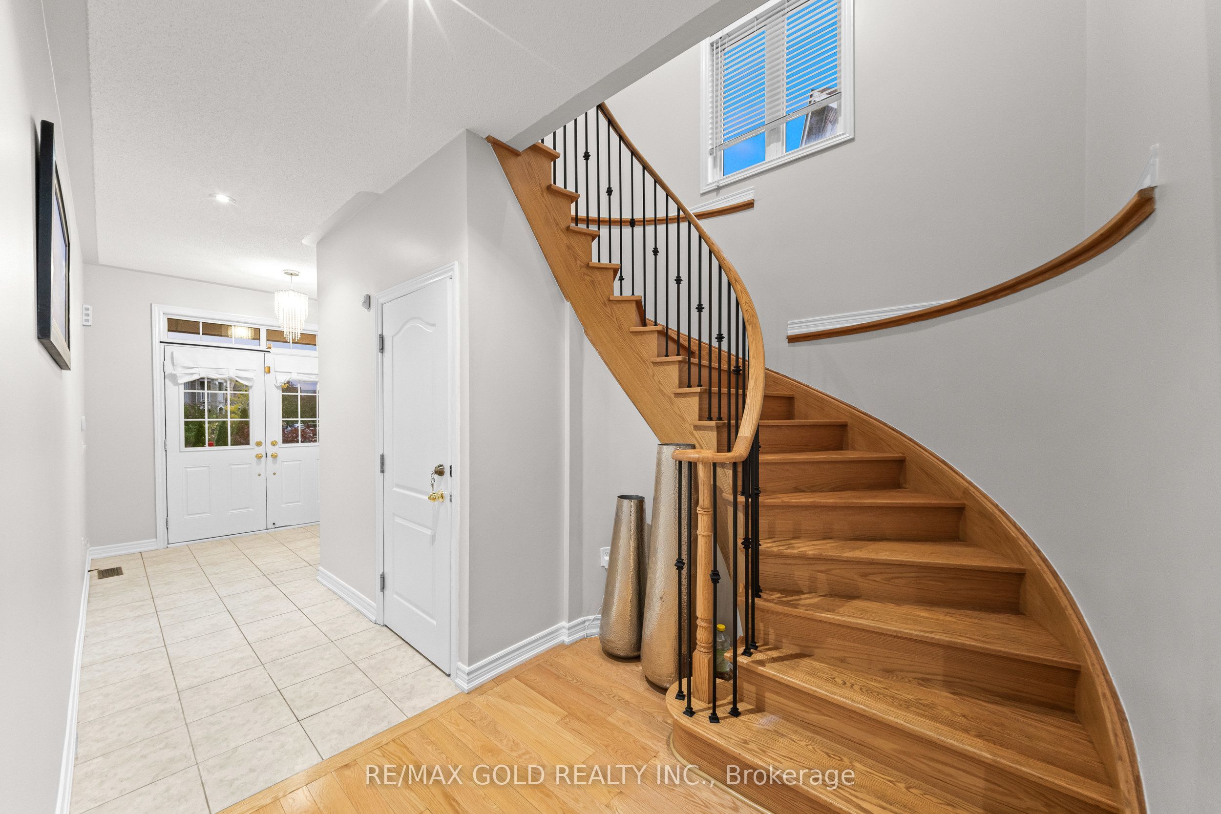 23 Wellpark Way Property Photo 2